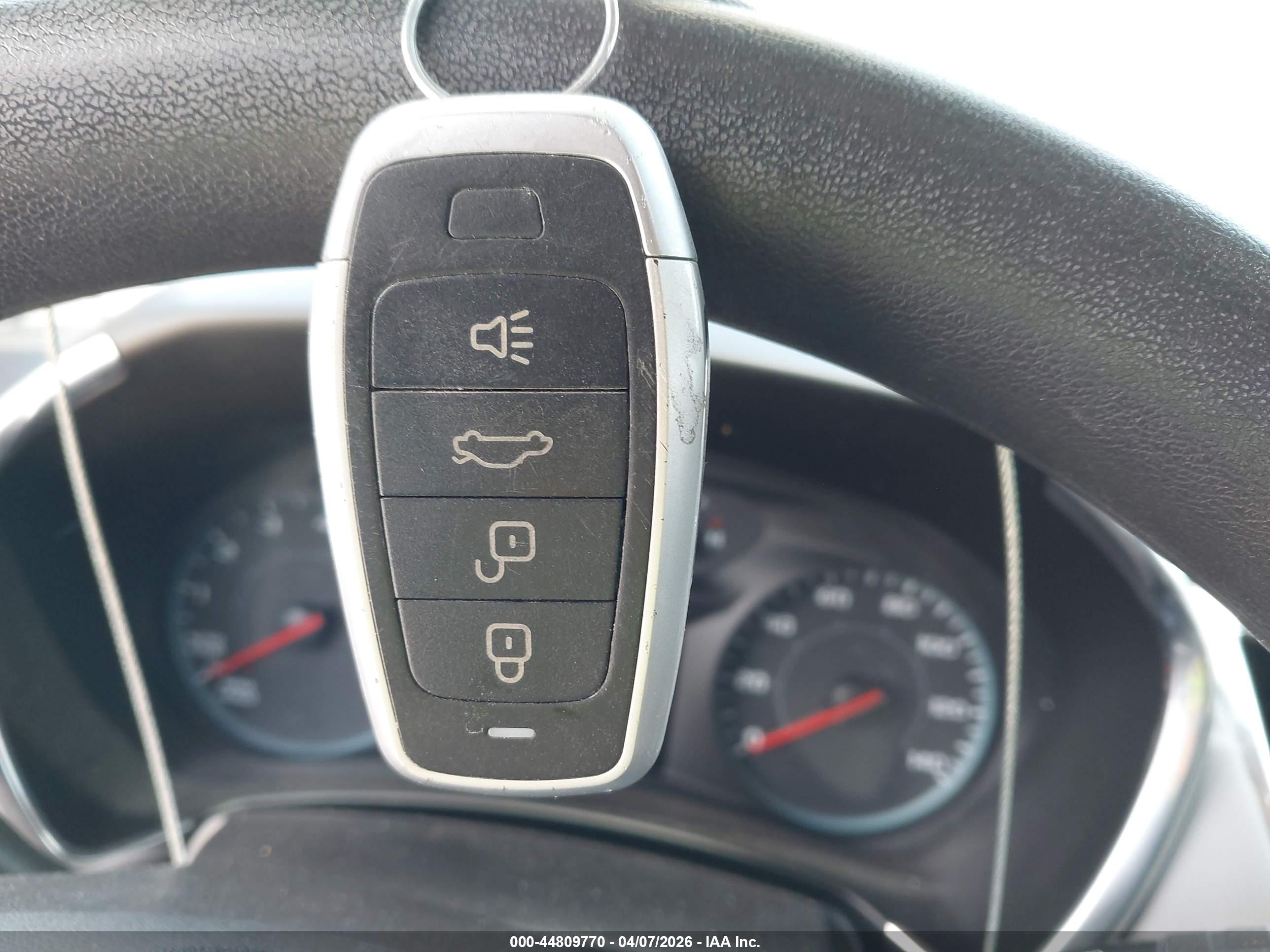 CHEVROLET EQUINOX image 11