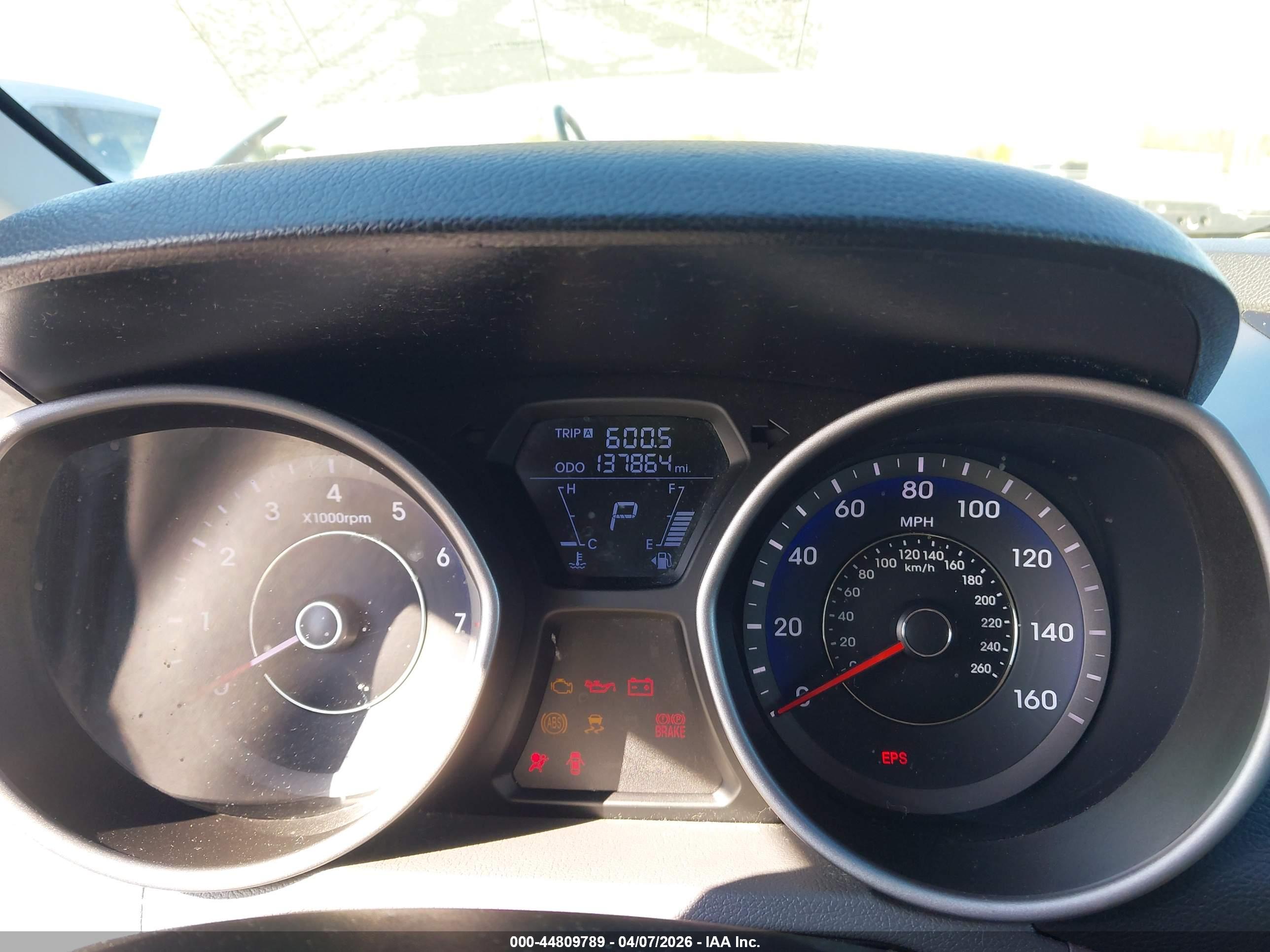 HYUNDAI ELANTRA image 7