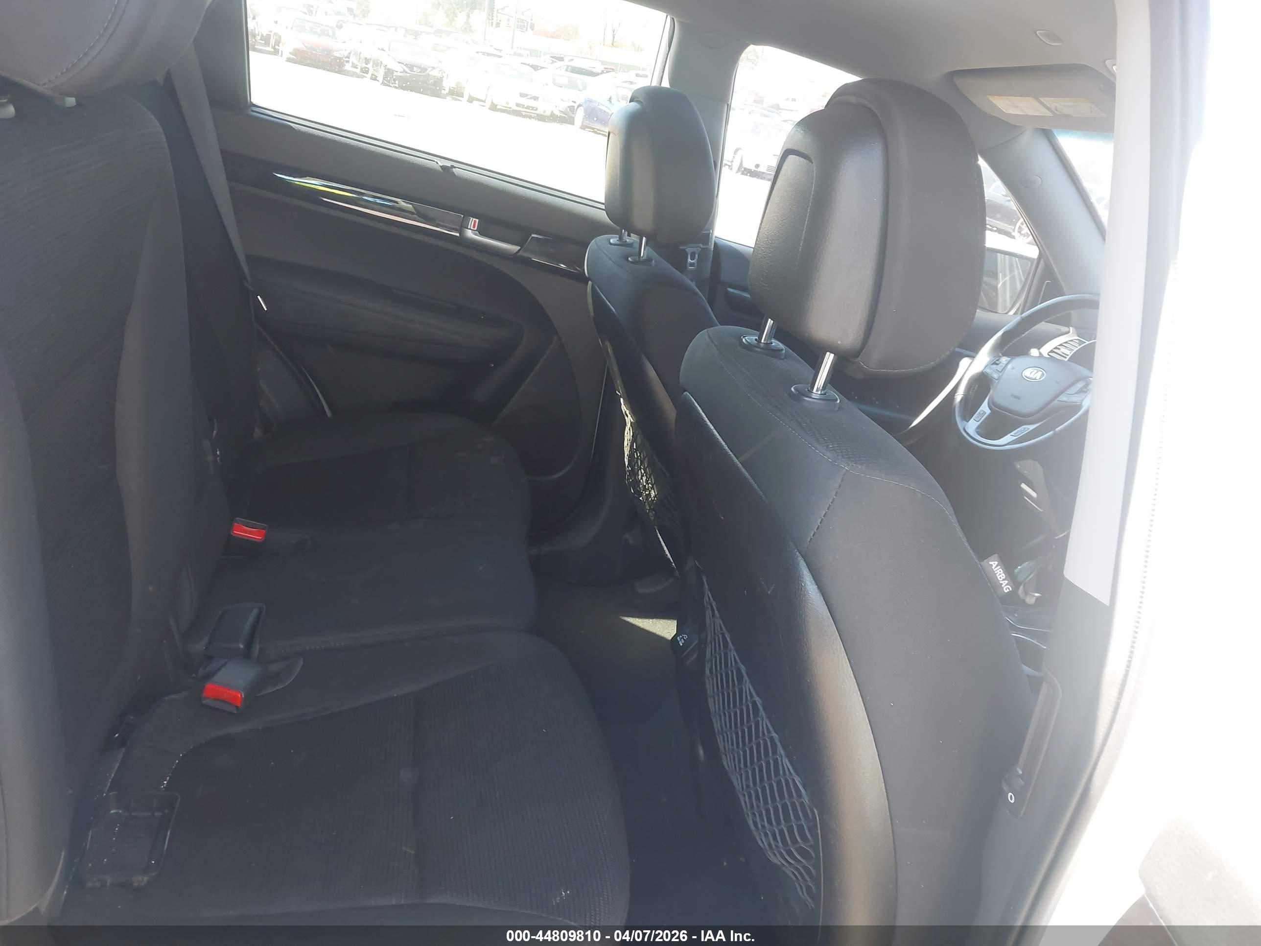 KIA SORENTO image 8
