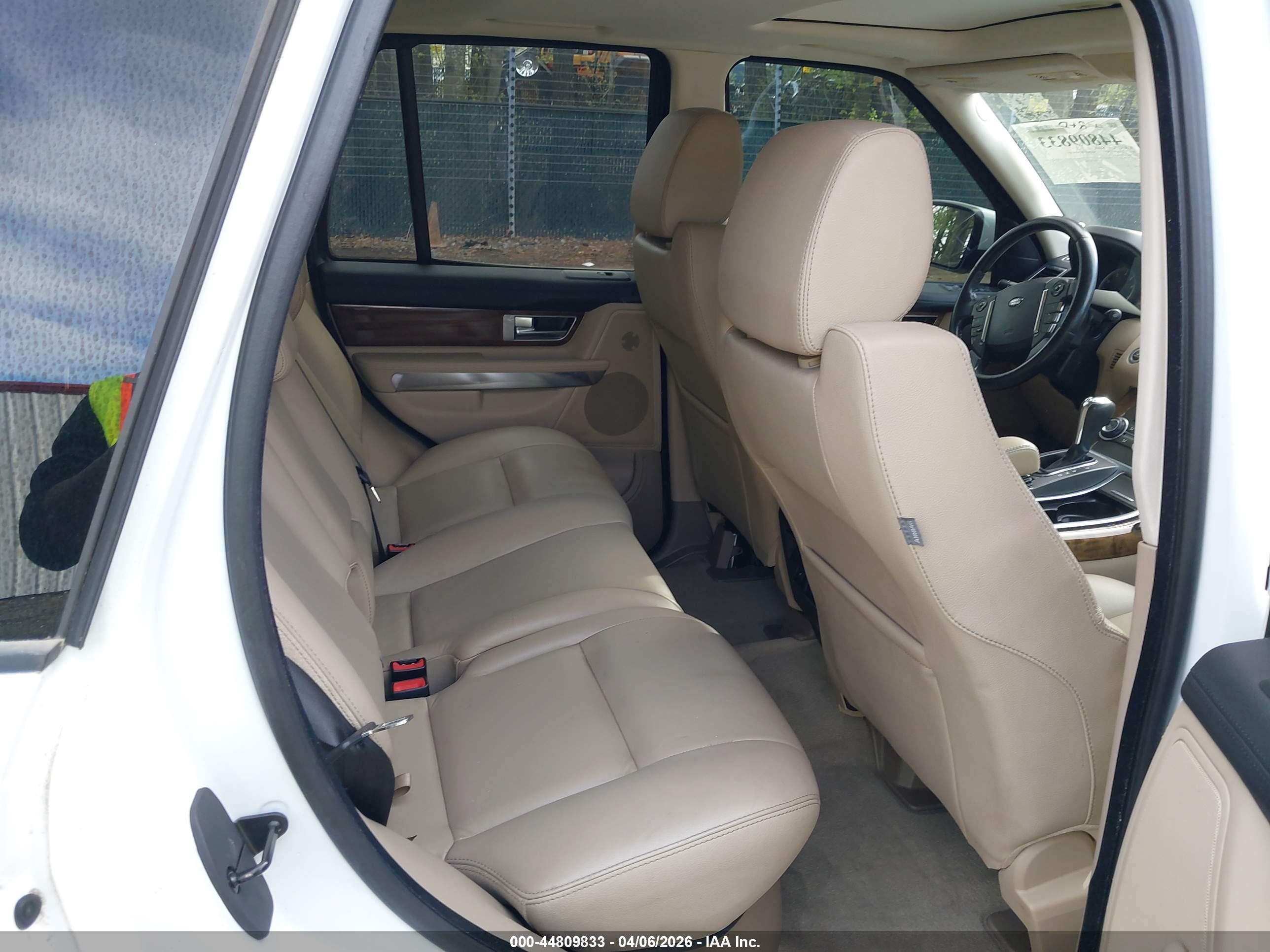 LAND ROVER image 8