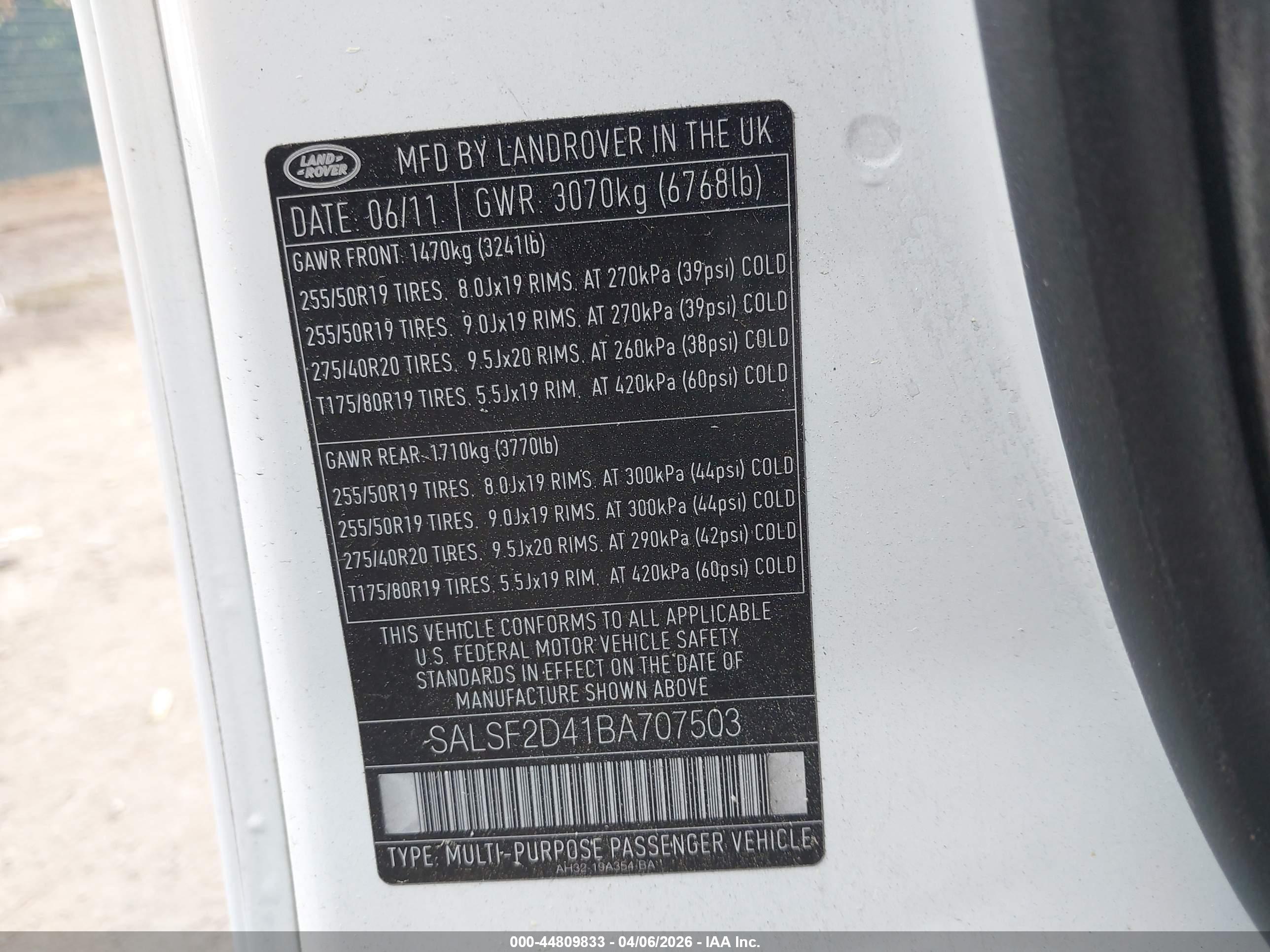 LAND ROVER image 9