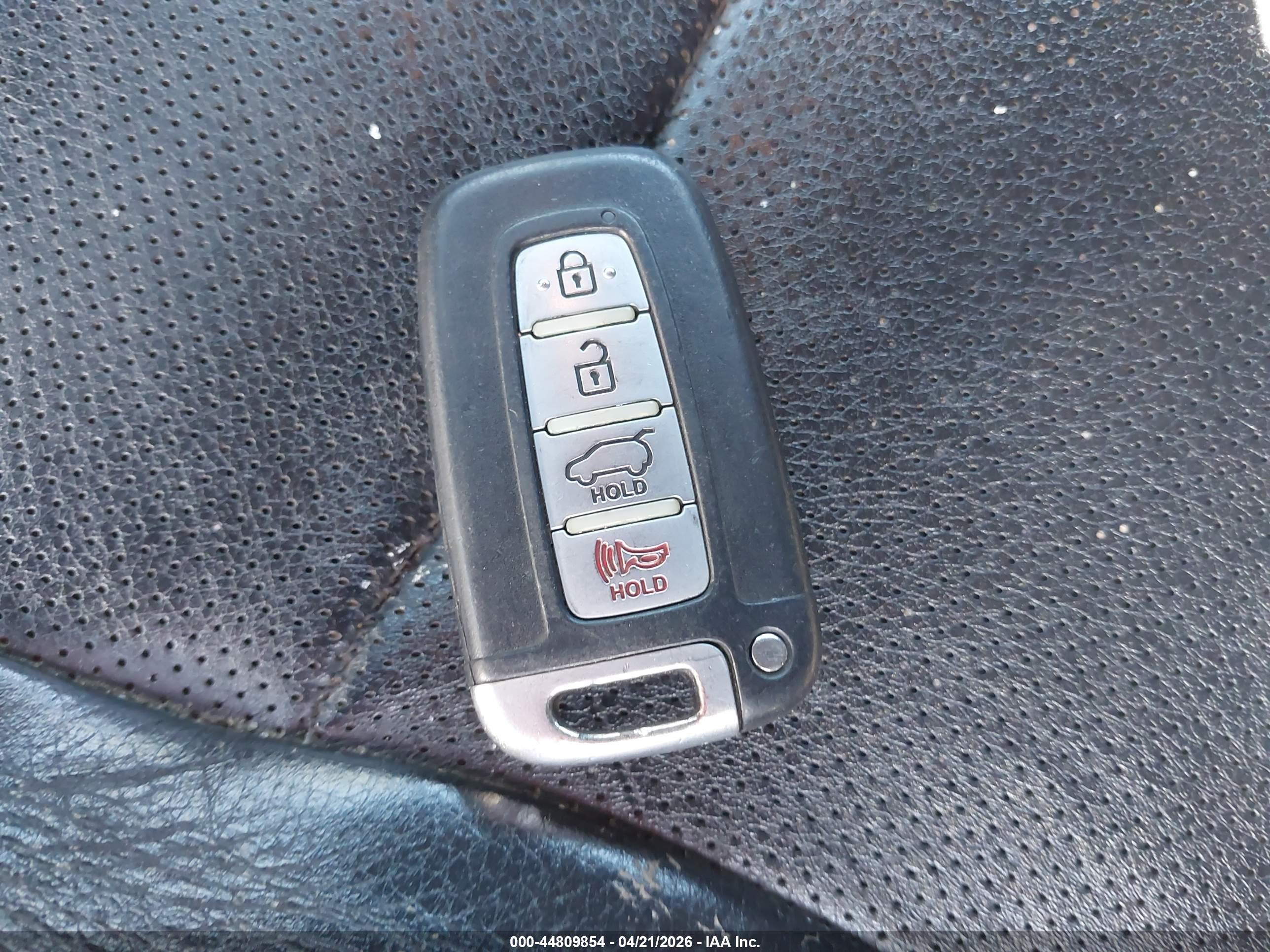 HYUNDAI VELOSTER image 11