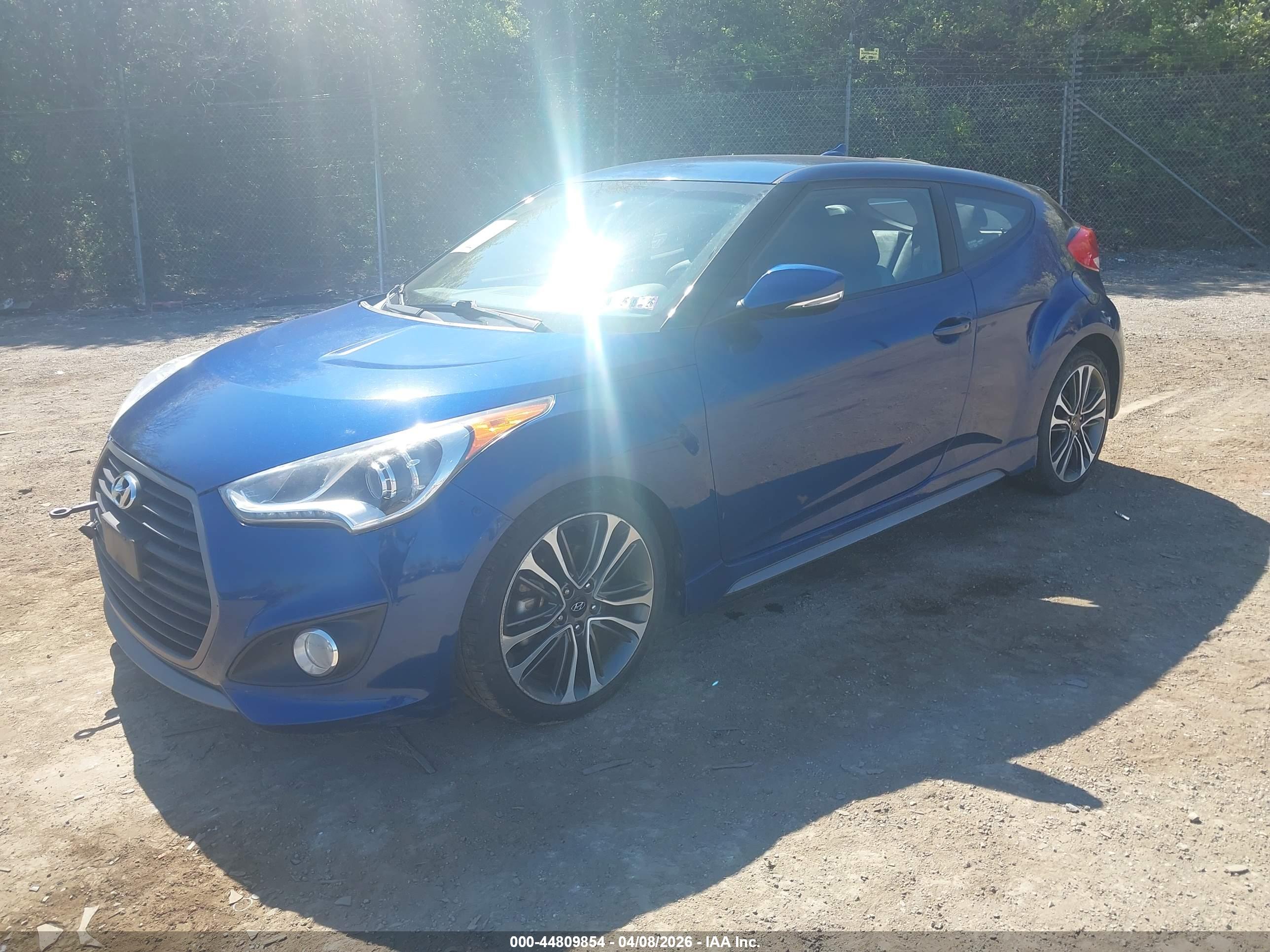HYUNDAI VELOSTER image 2