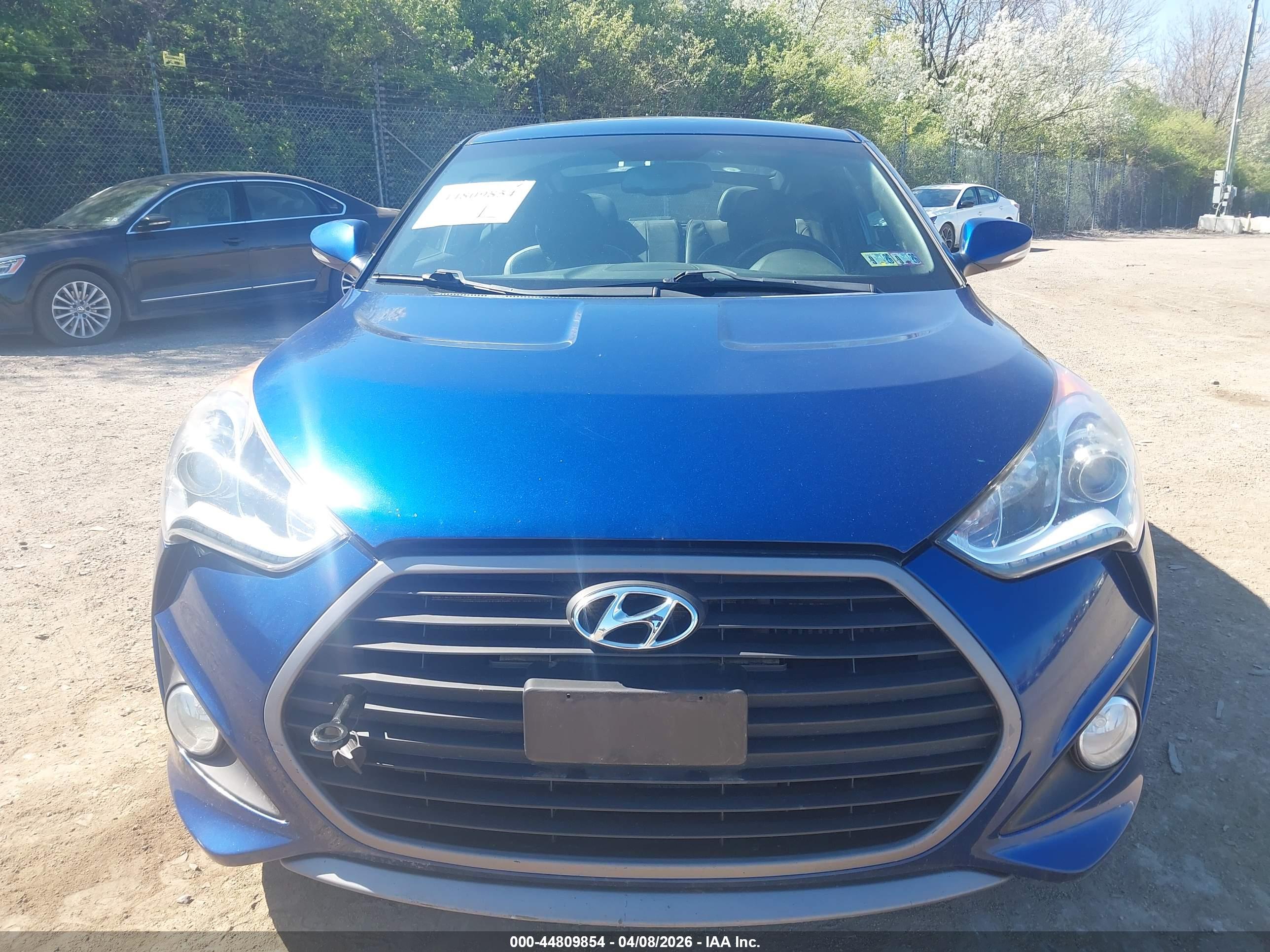 HYUNDAI VELOSTER image 6