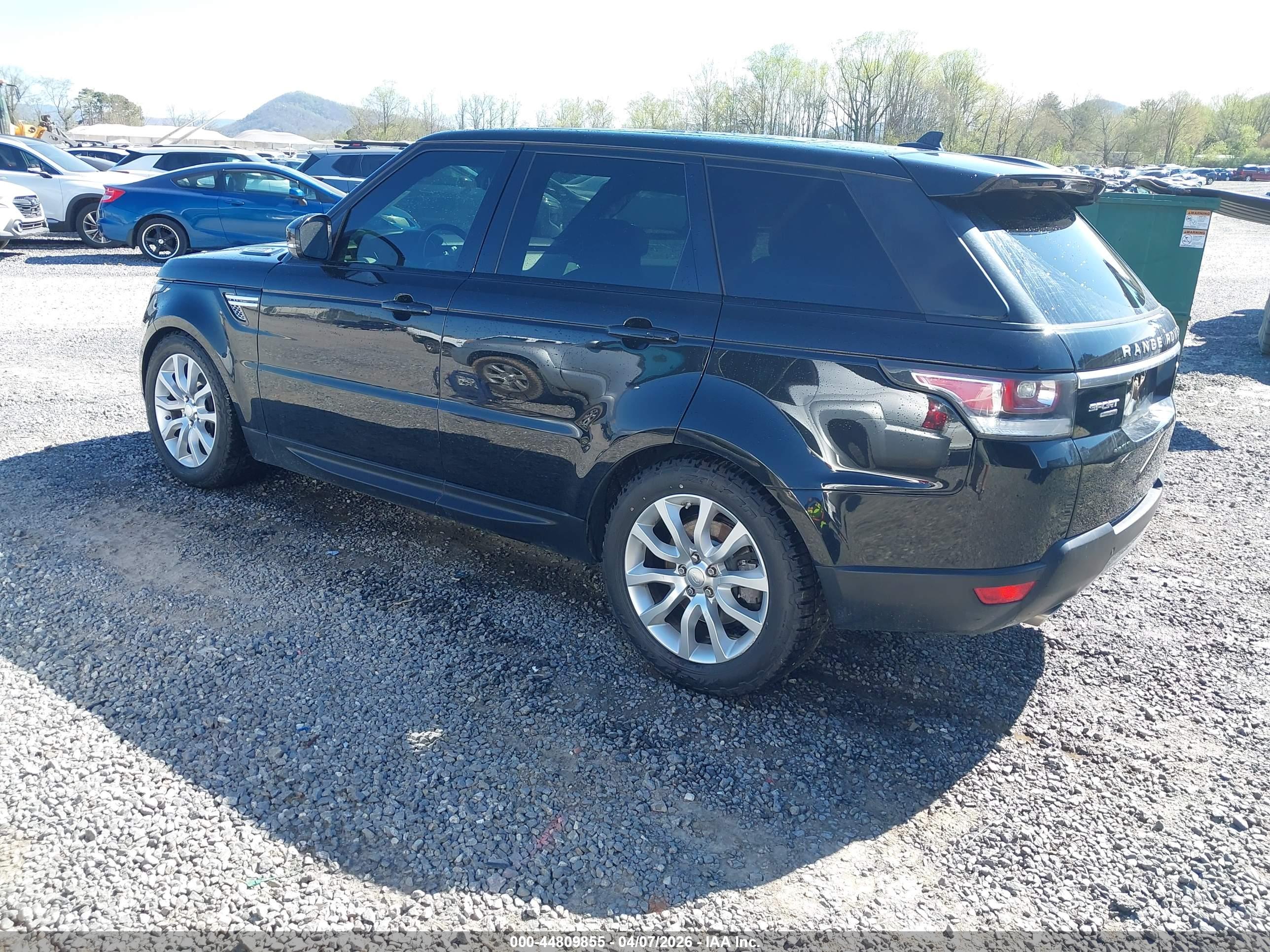 LAND ROVER image 3