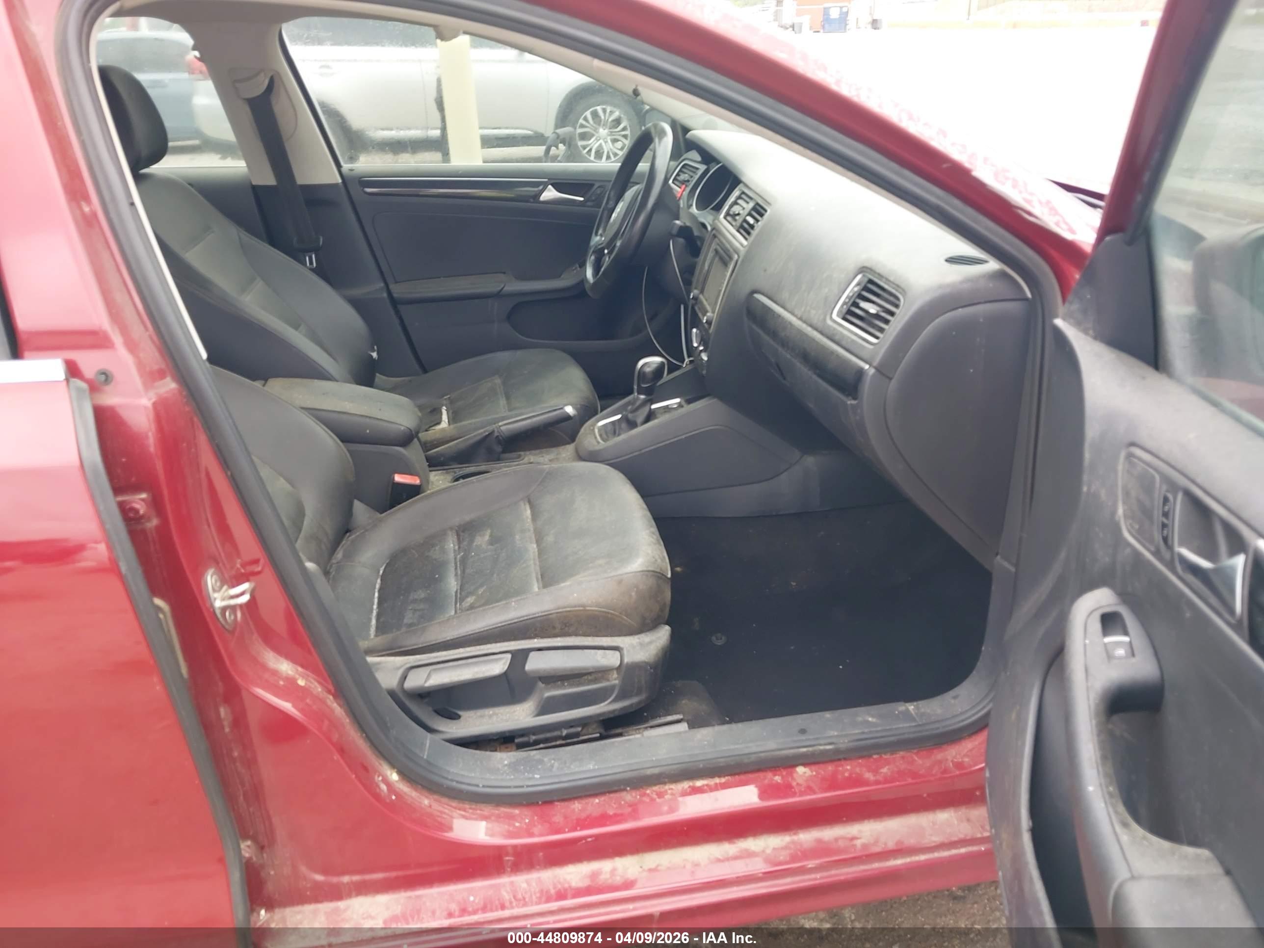 VOLKSWAGEN JETTA image 5
