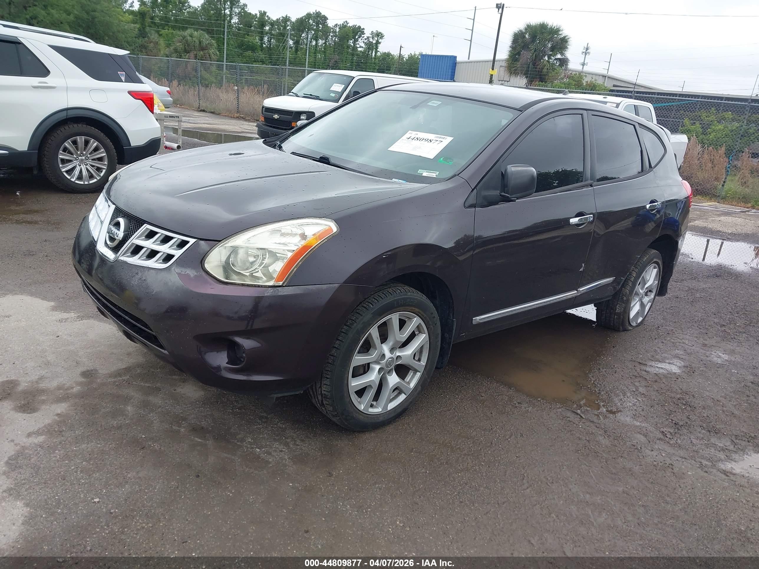 NISSAN ROGUE image 2