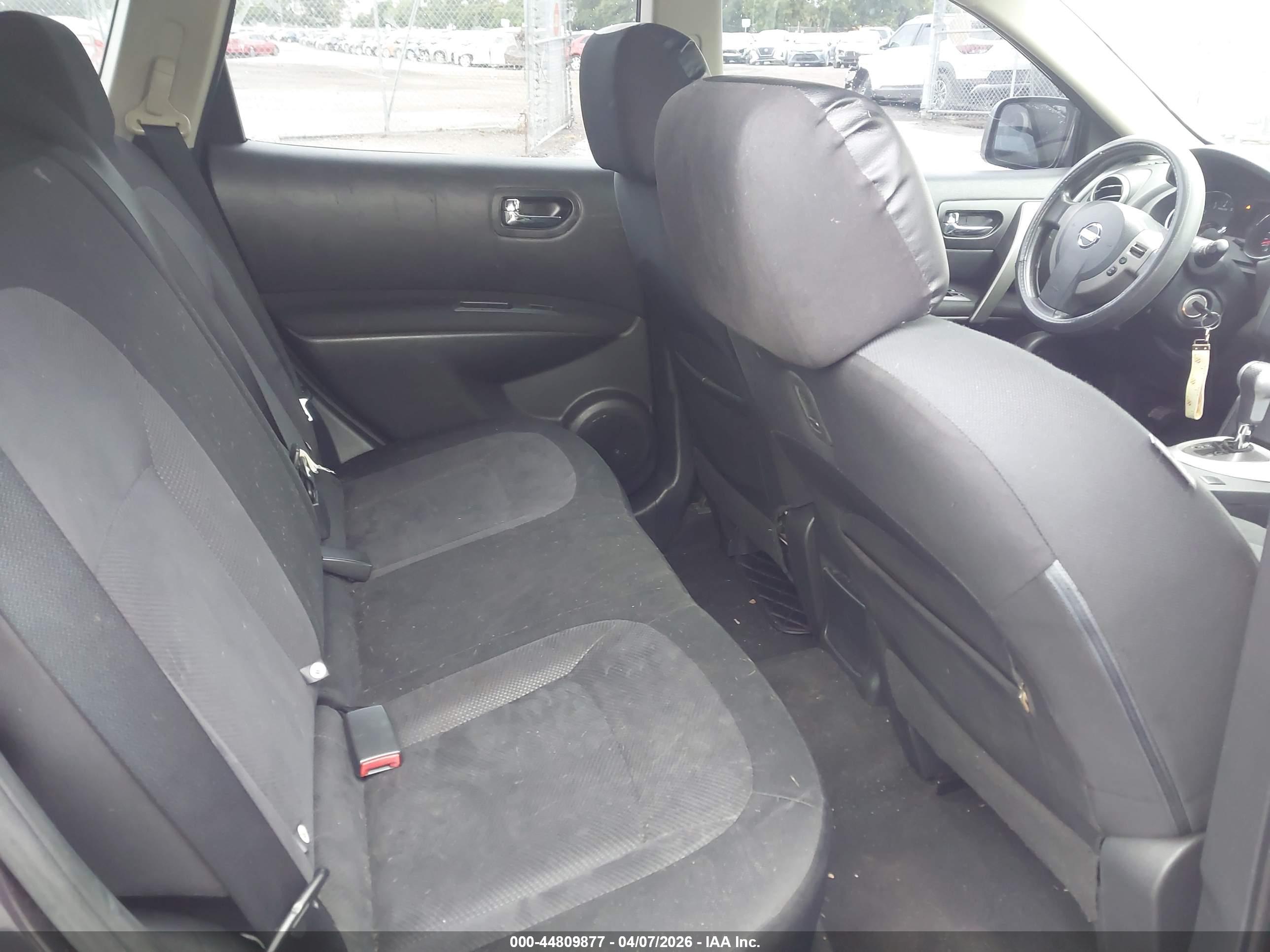 NISSAN ROGUE image 8