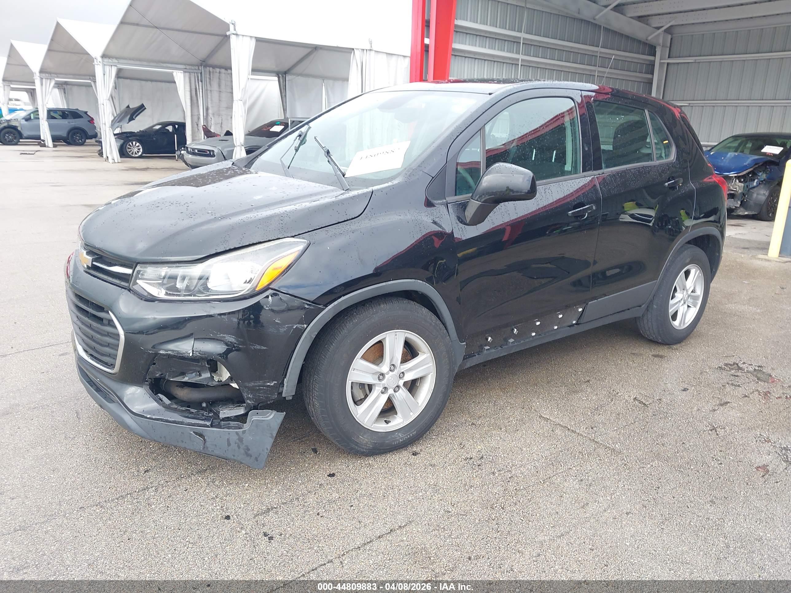 CHEVROLET TRAX image 2