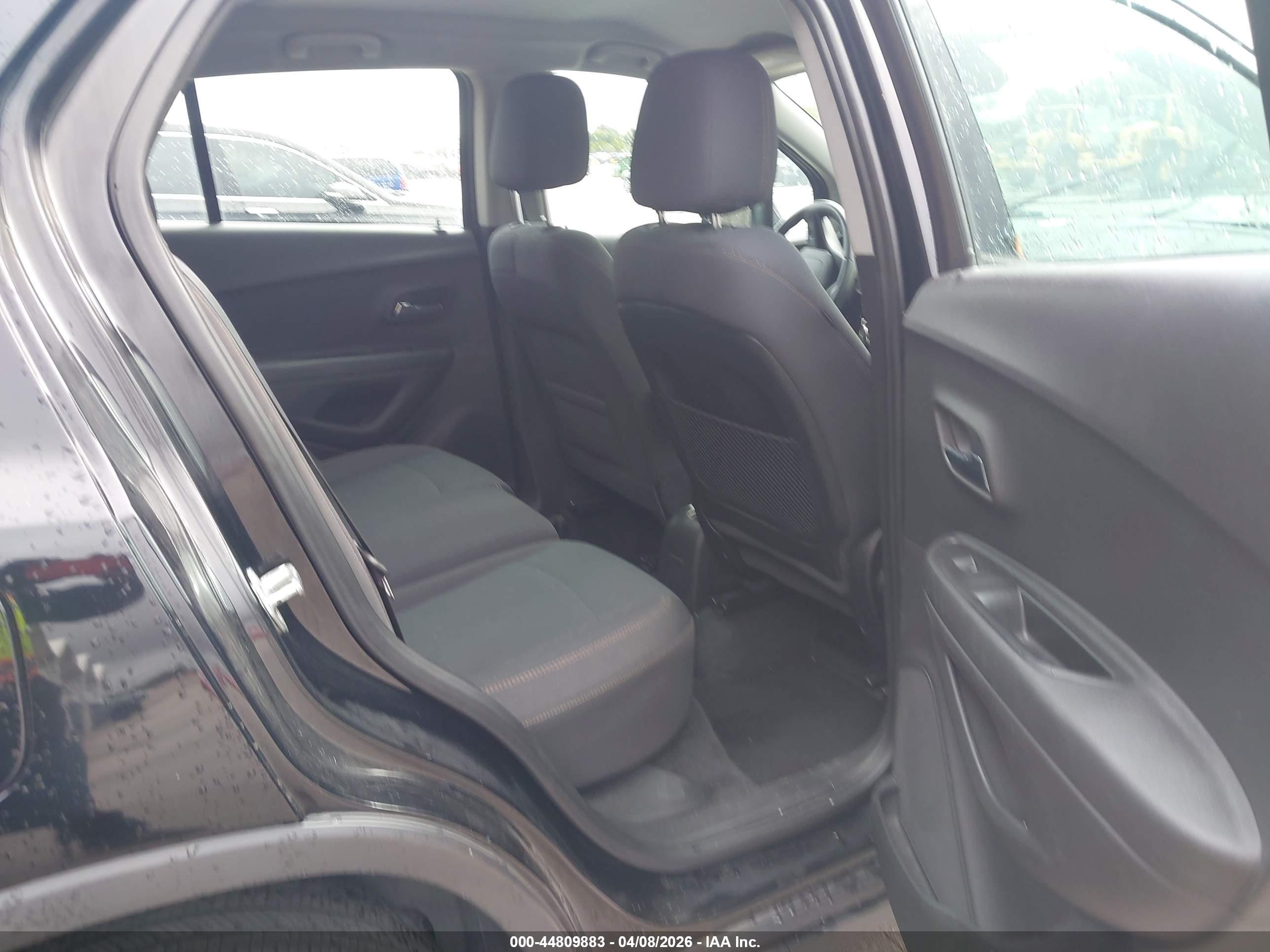 CHEVROLET TRAX image 8