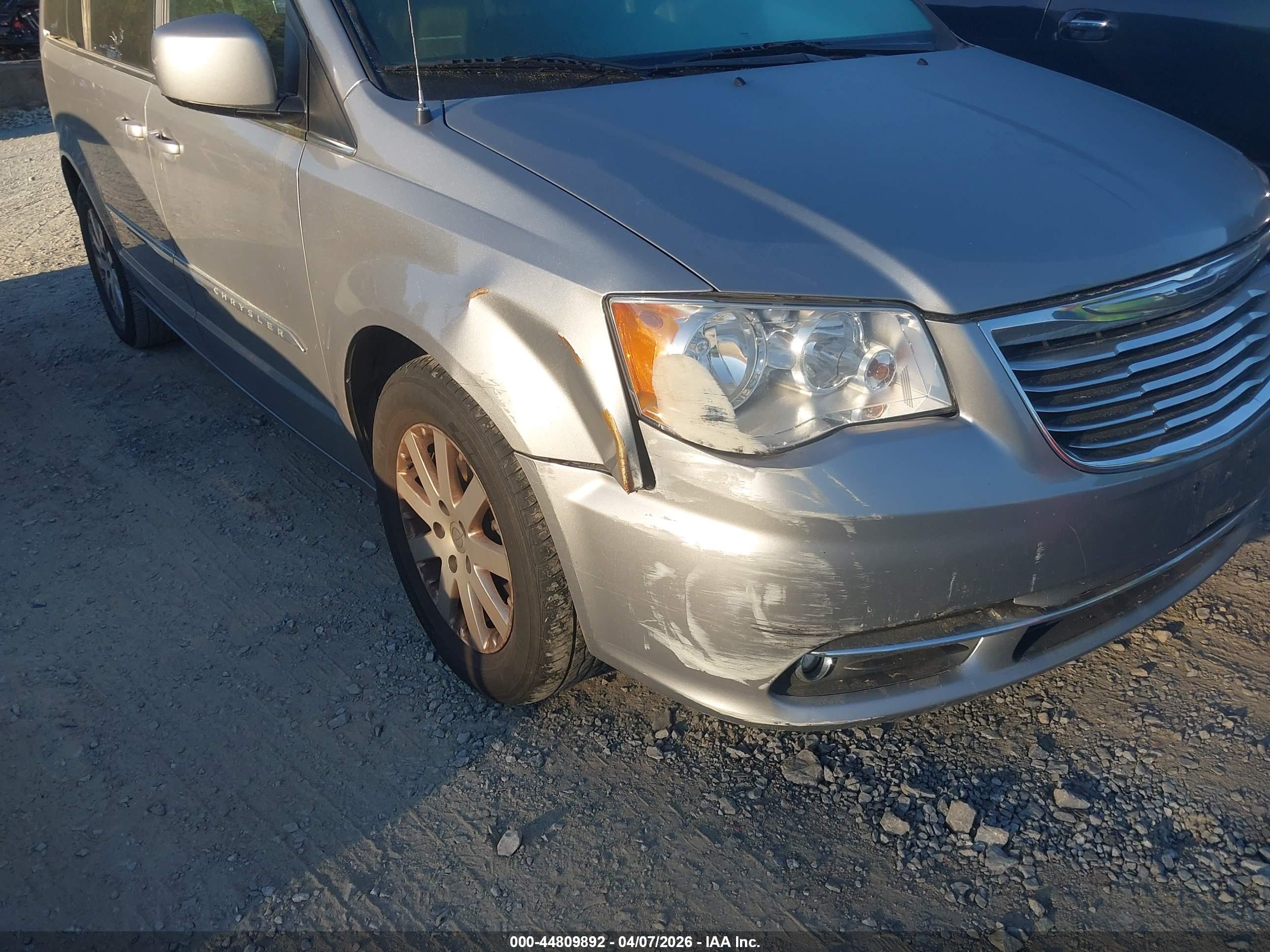 CHRYSLER TOWN image 6