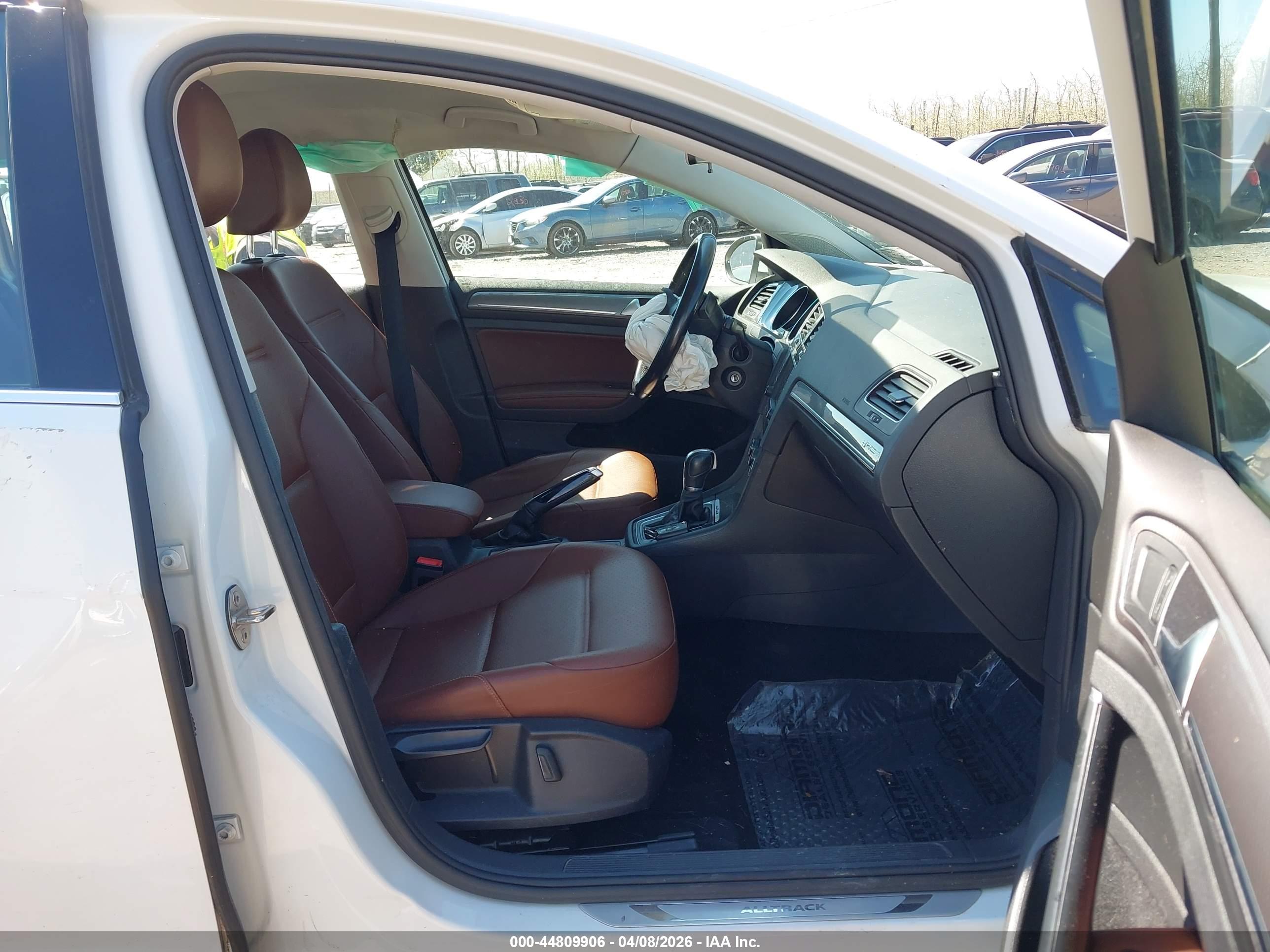 VOLKSWAGEN GOLF image 5