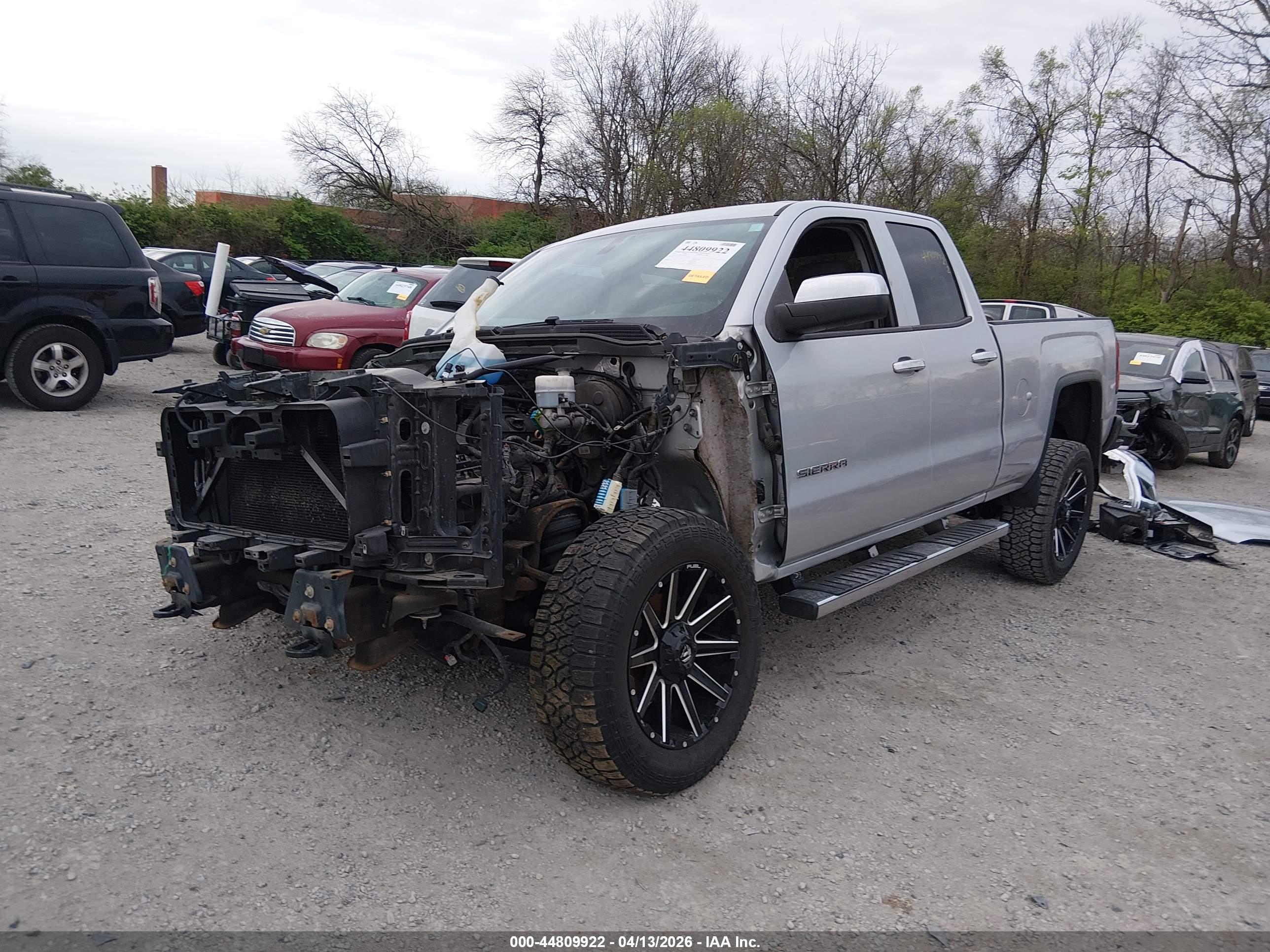 GMC SIERRA image 2