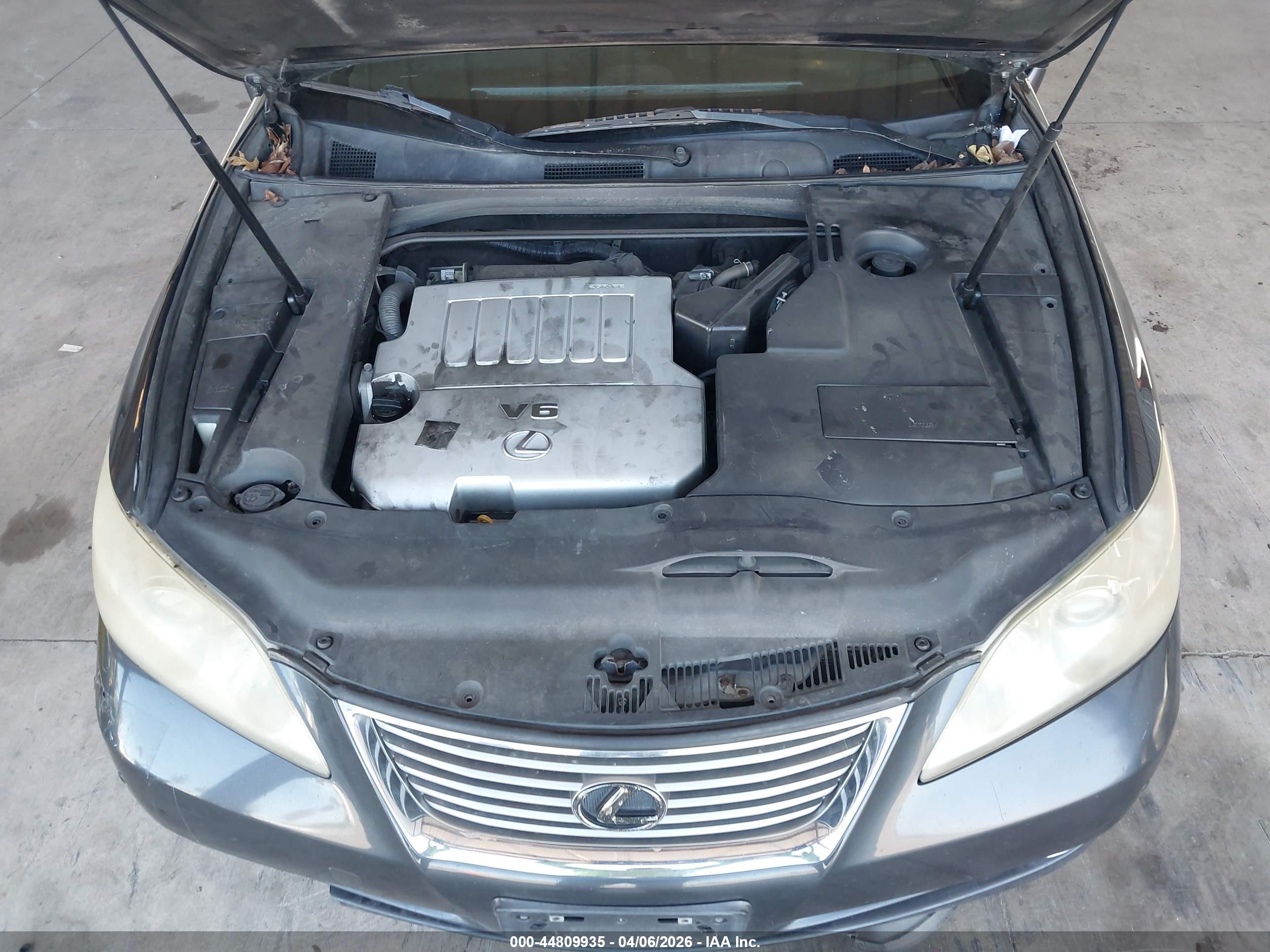 LEXUS ES image 10