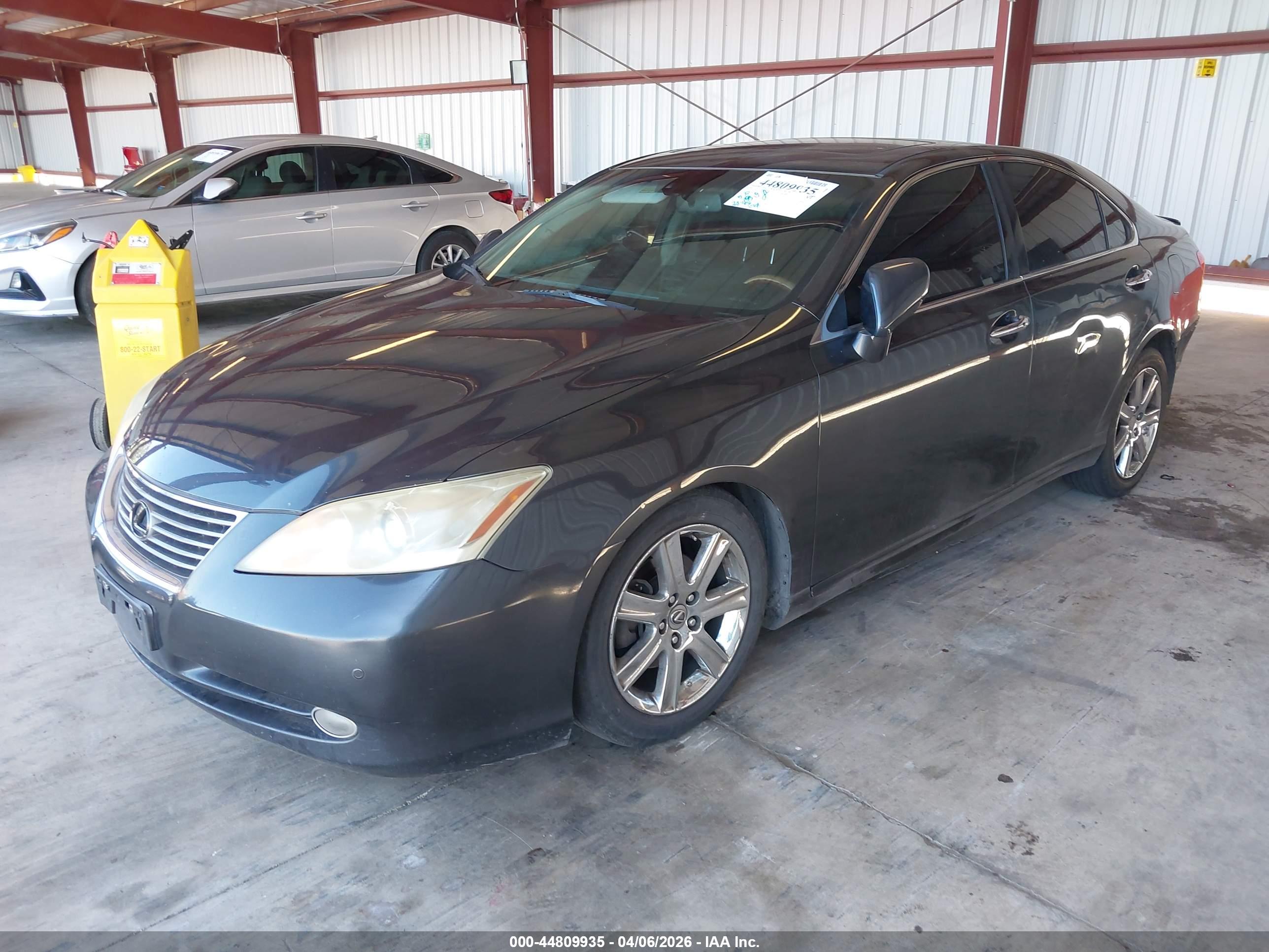LEXUS ES image 2