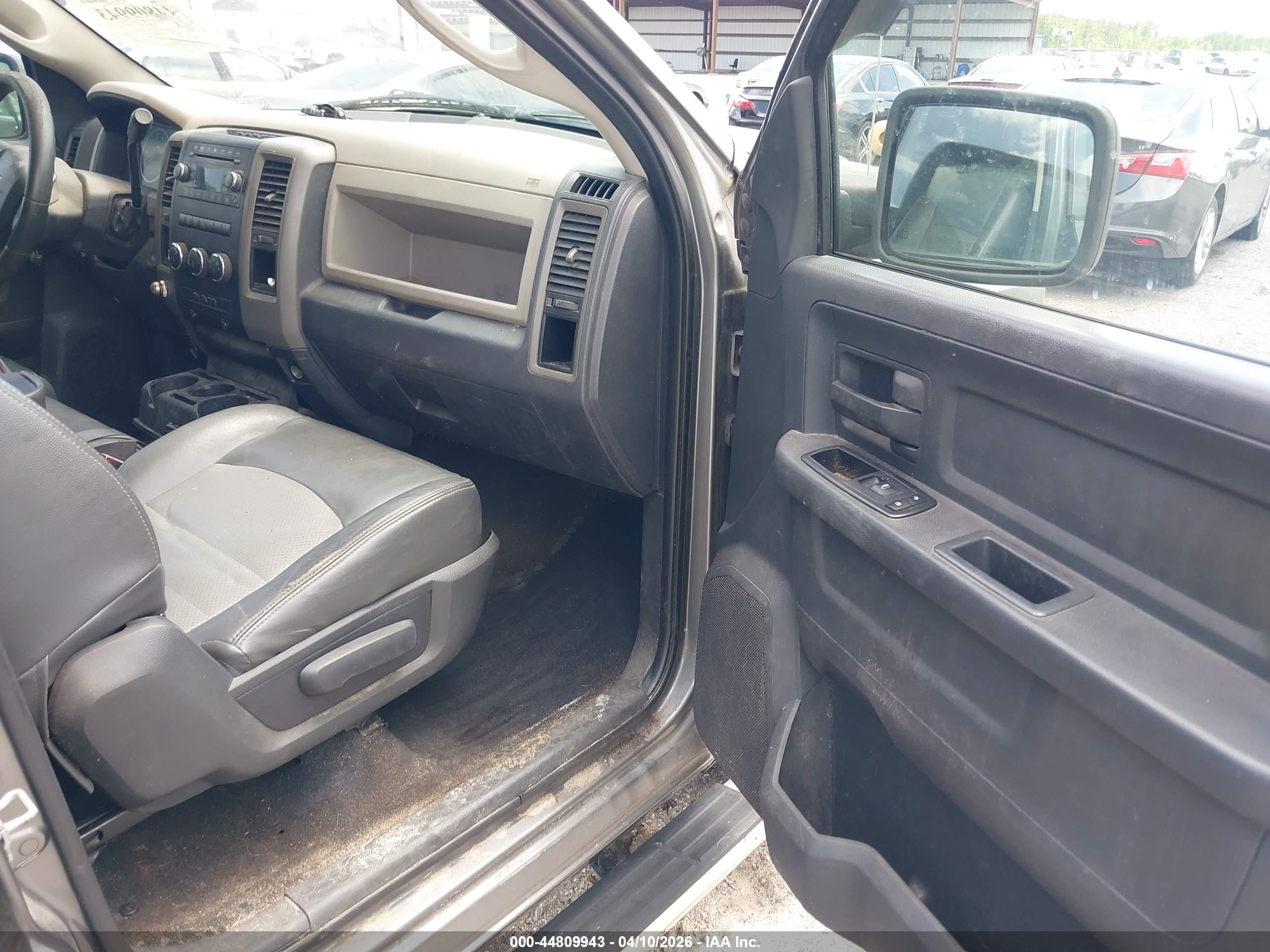 DODGE RAM image 5