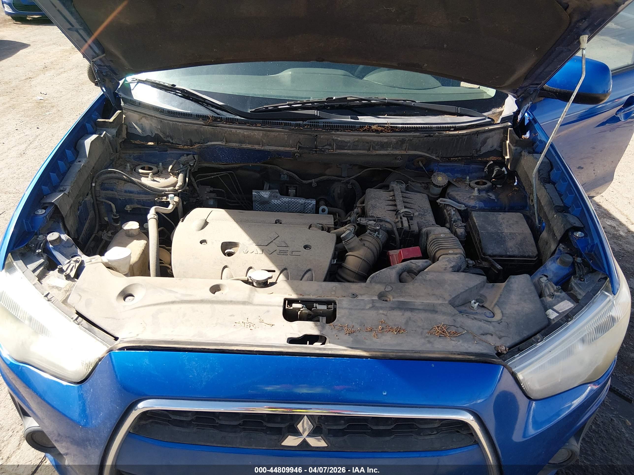 MITSUBISHI OUTLANDER image 10