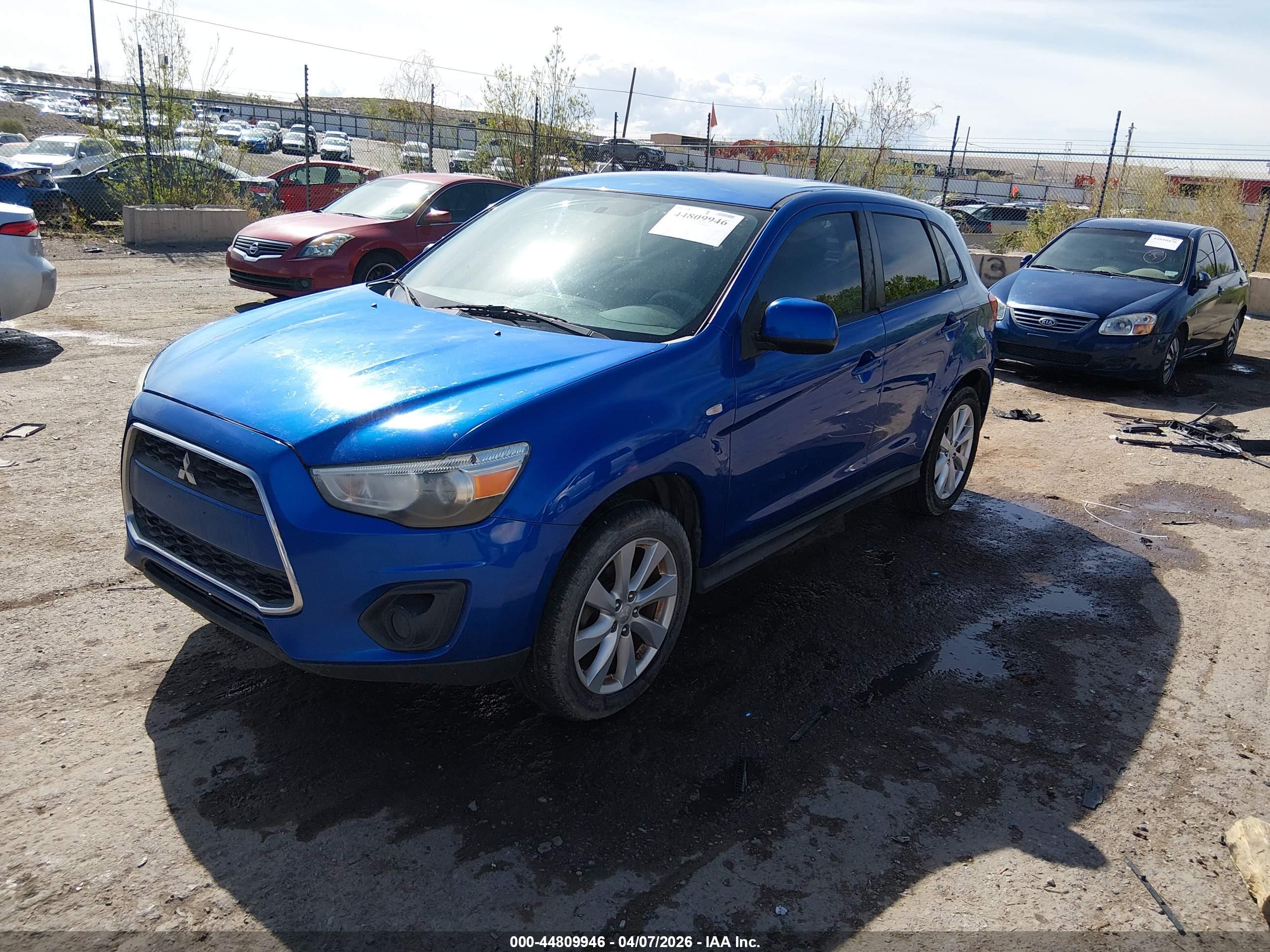 MITSUBISHI OUTLANDER image 2