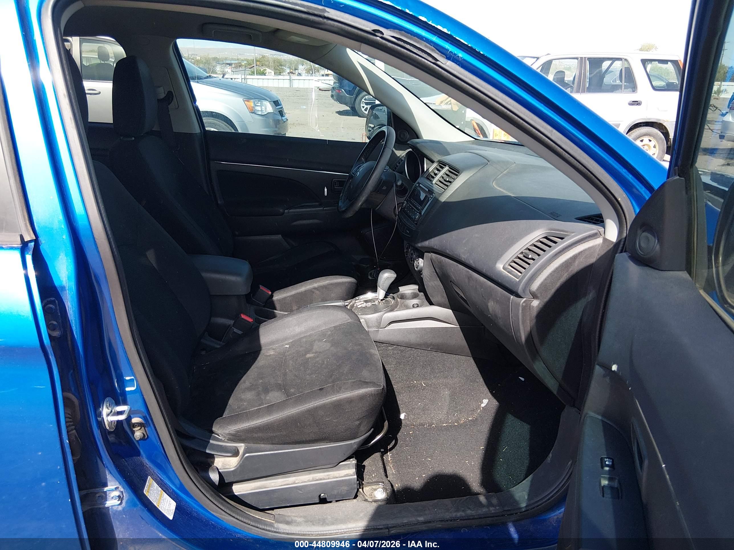 MITSUBISHI OUTLANDER image 5