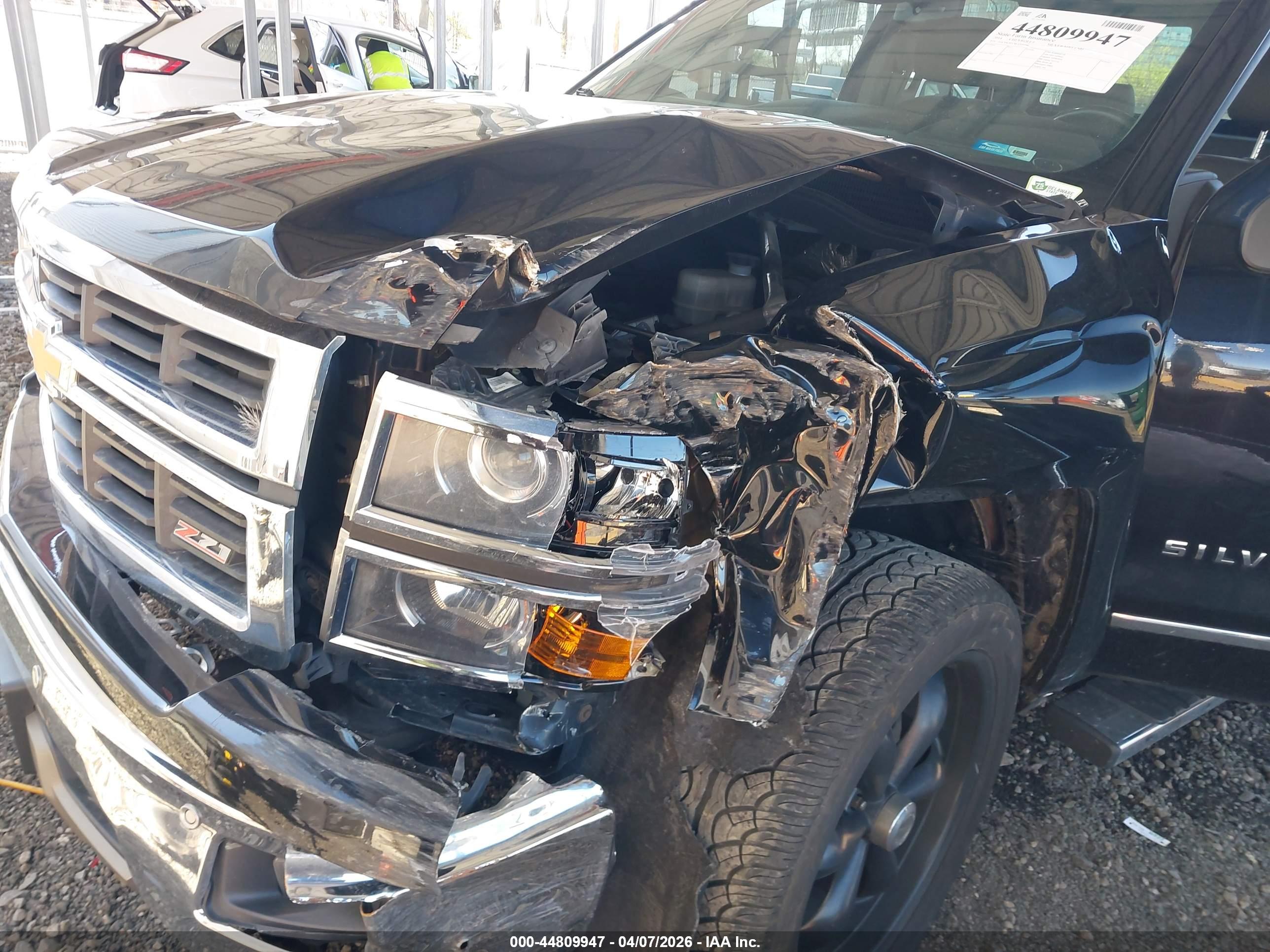CHEVROLET SILVERADO image 6