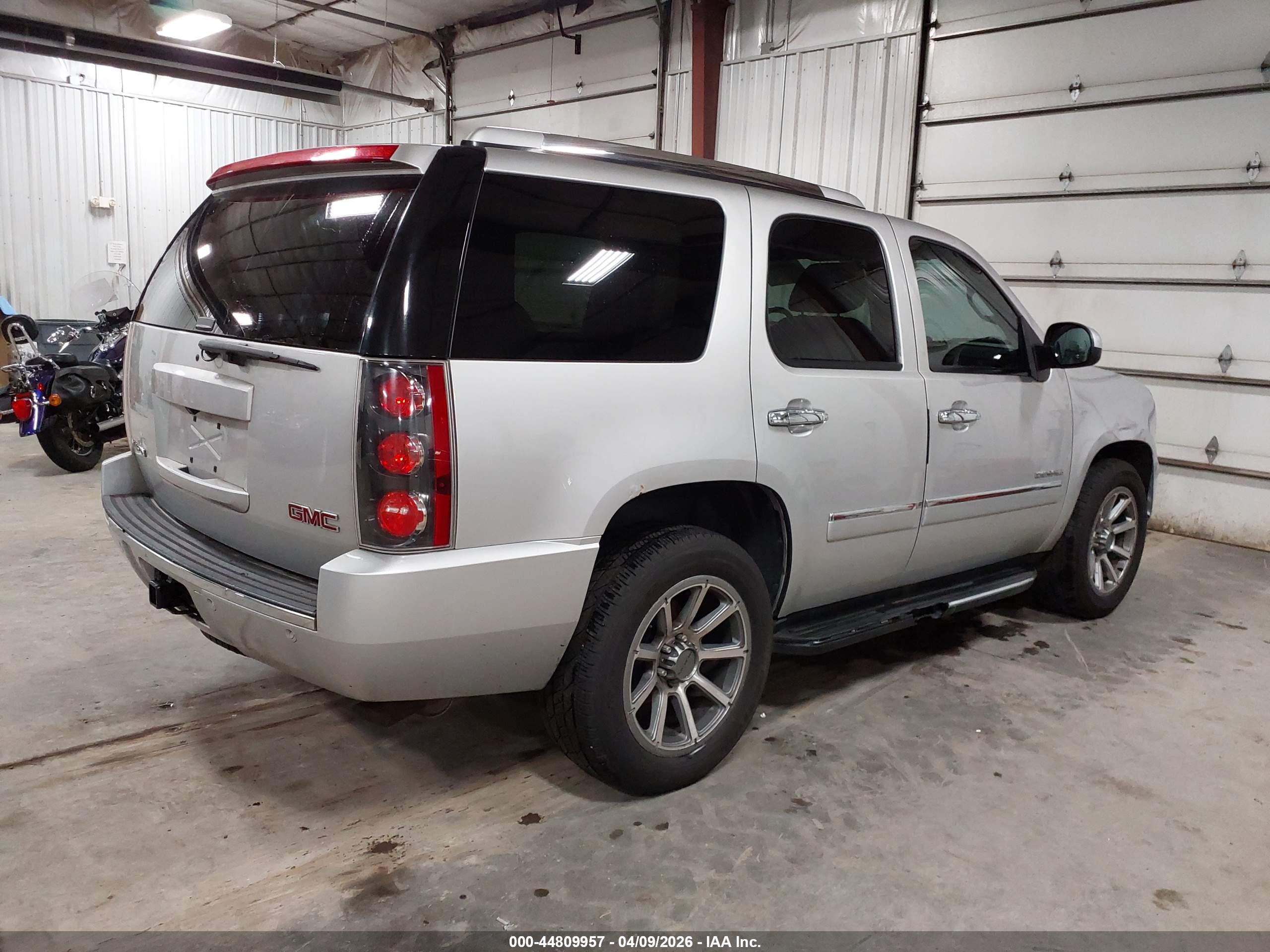 GMC YUKON image 4