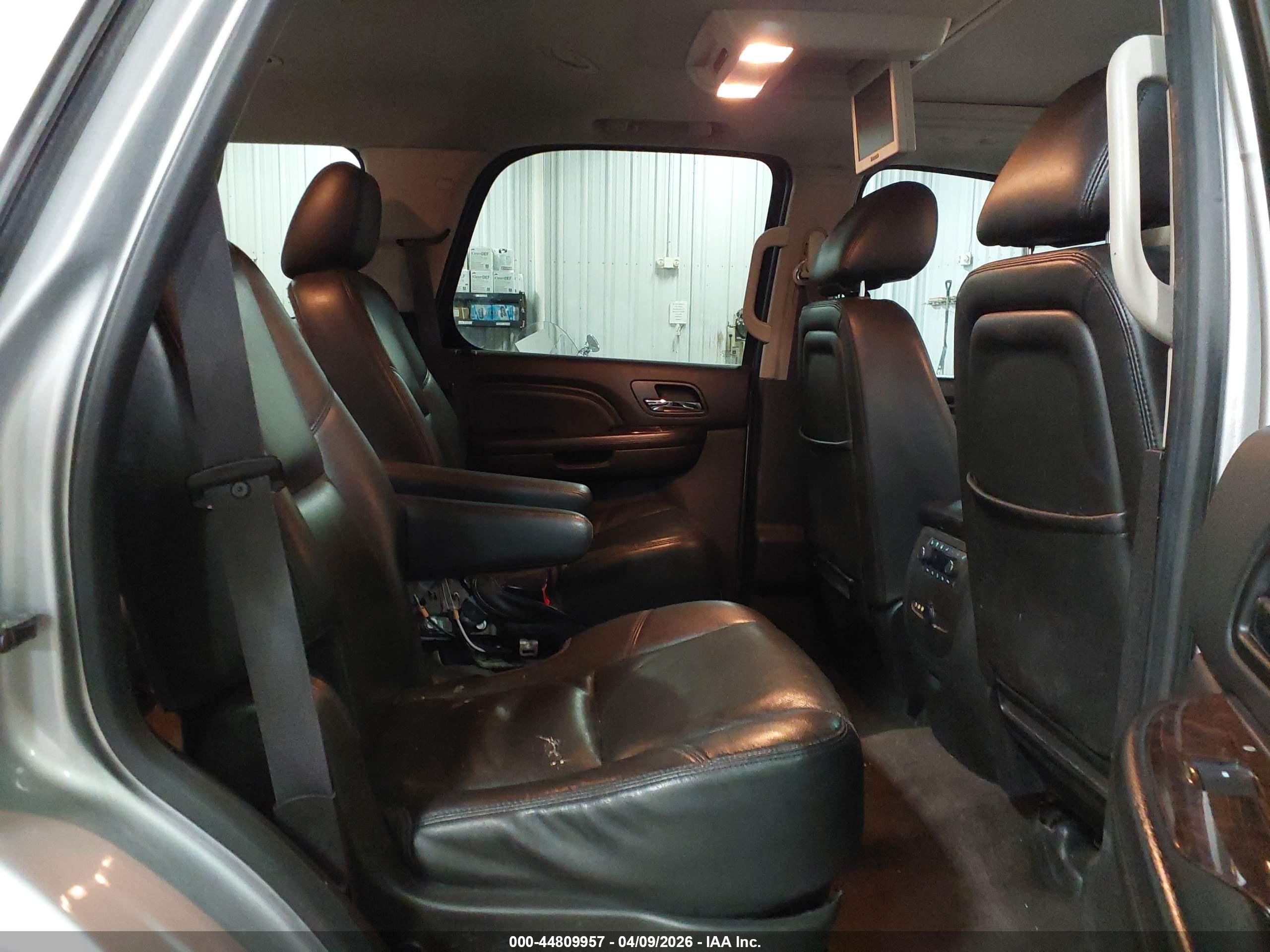 GMC YUKON image 8