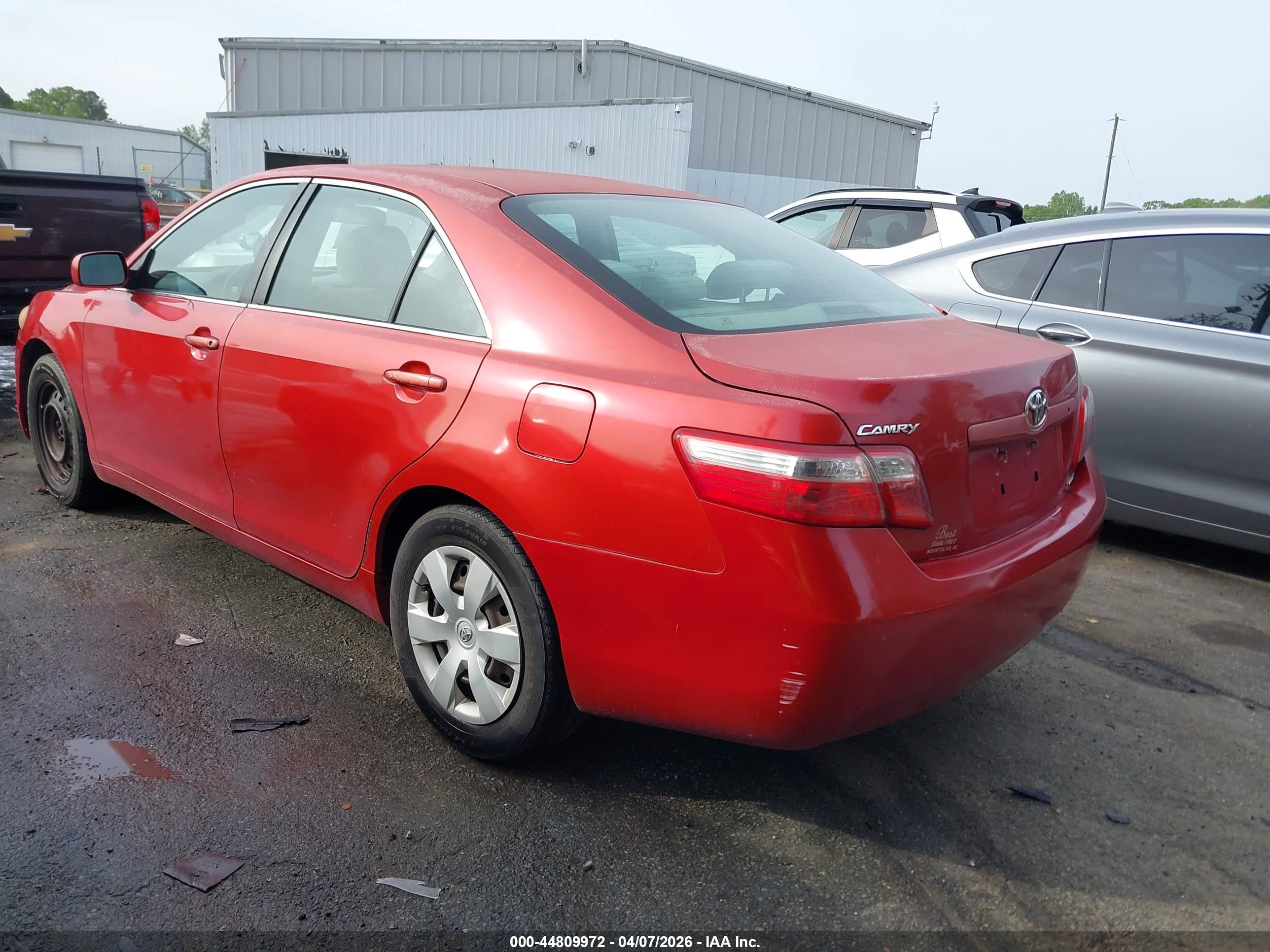 TOYOTA CAMRY image 3