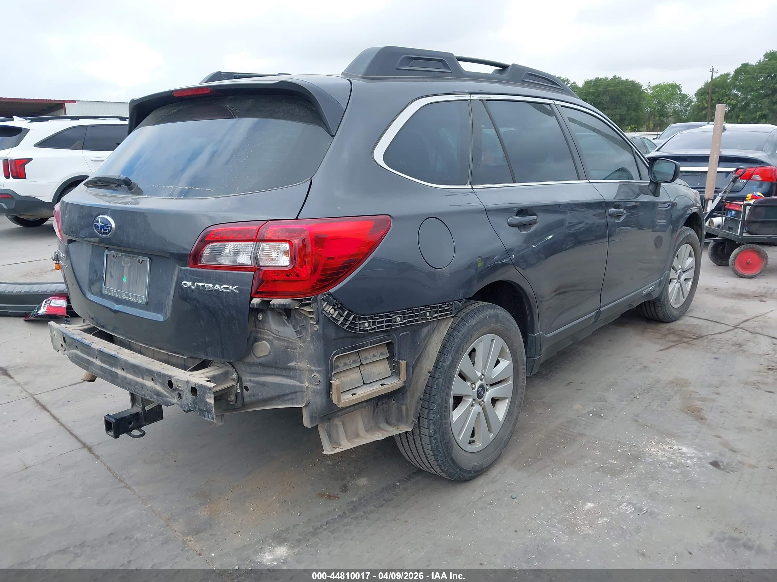SUBARU OUTBACK image 4