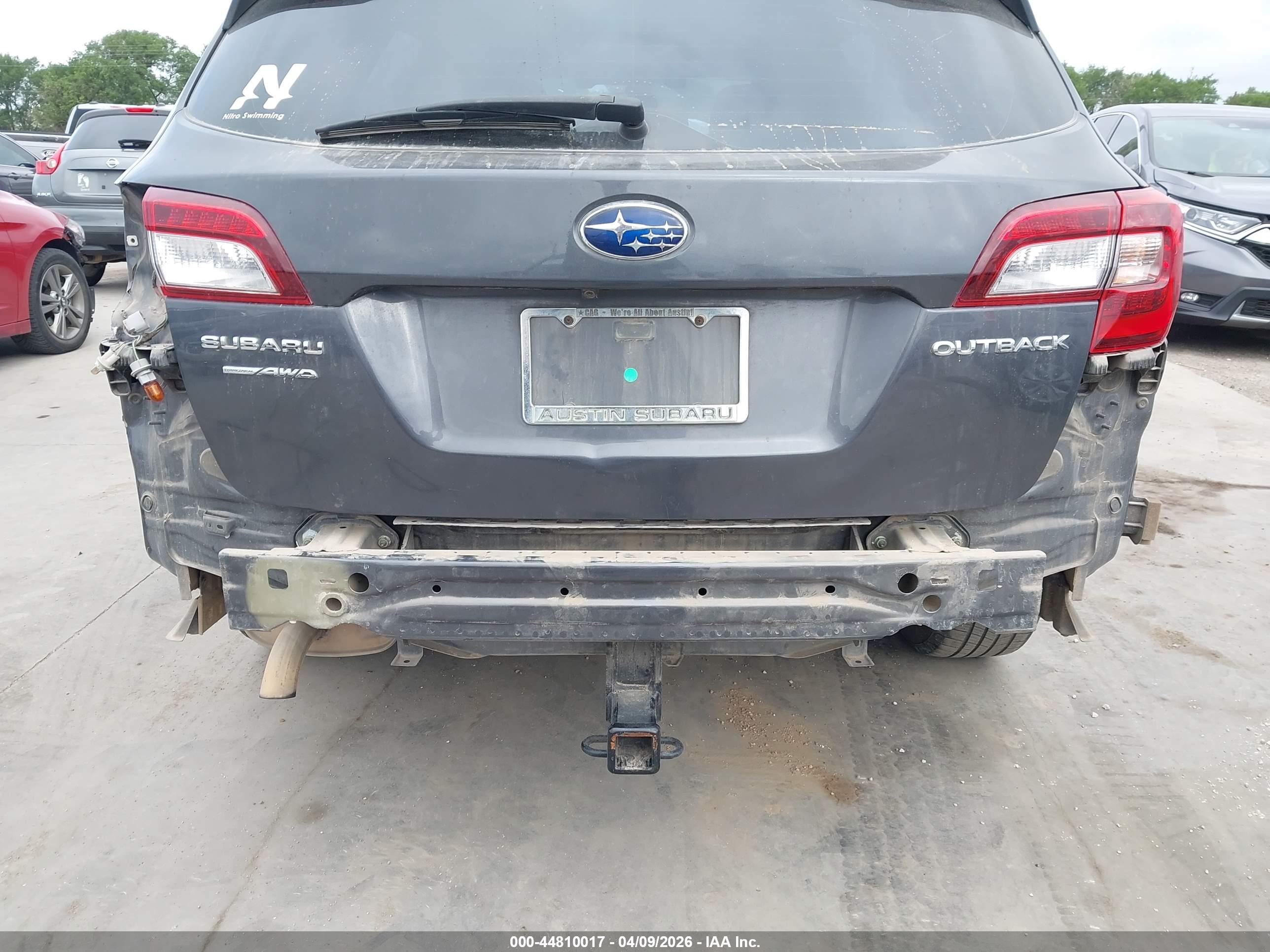 SUBARU OUTBACK image 6