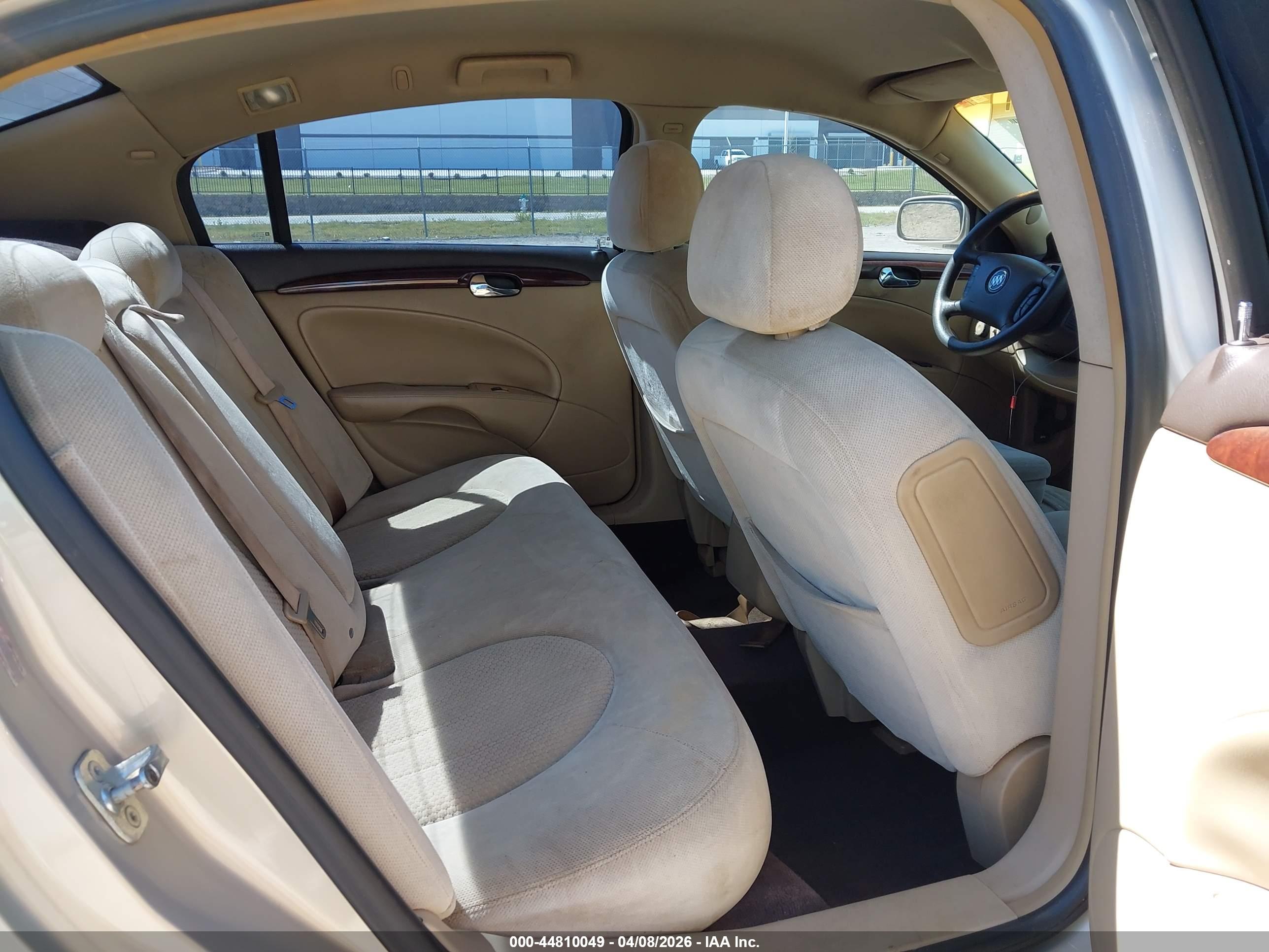 BUICK LUCERNE image 8