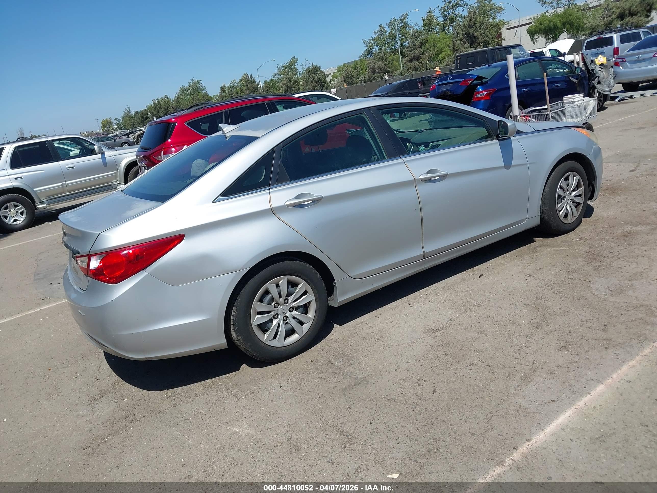 HYUNDAI SONATA image 4