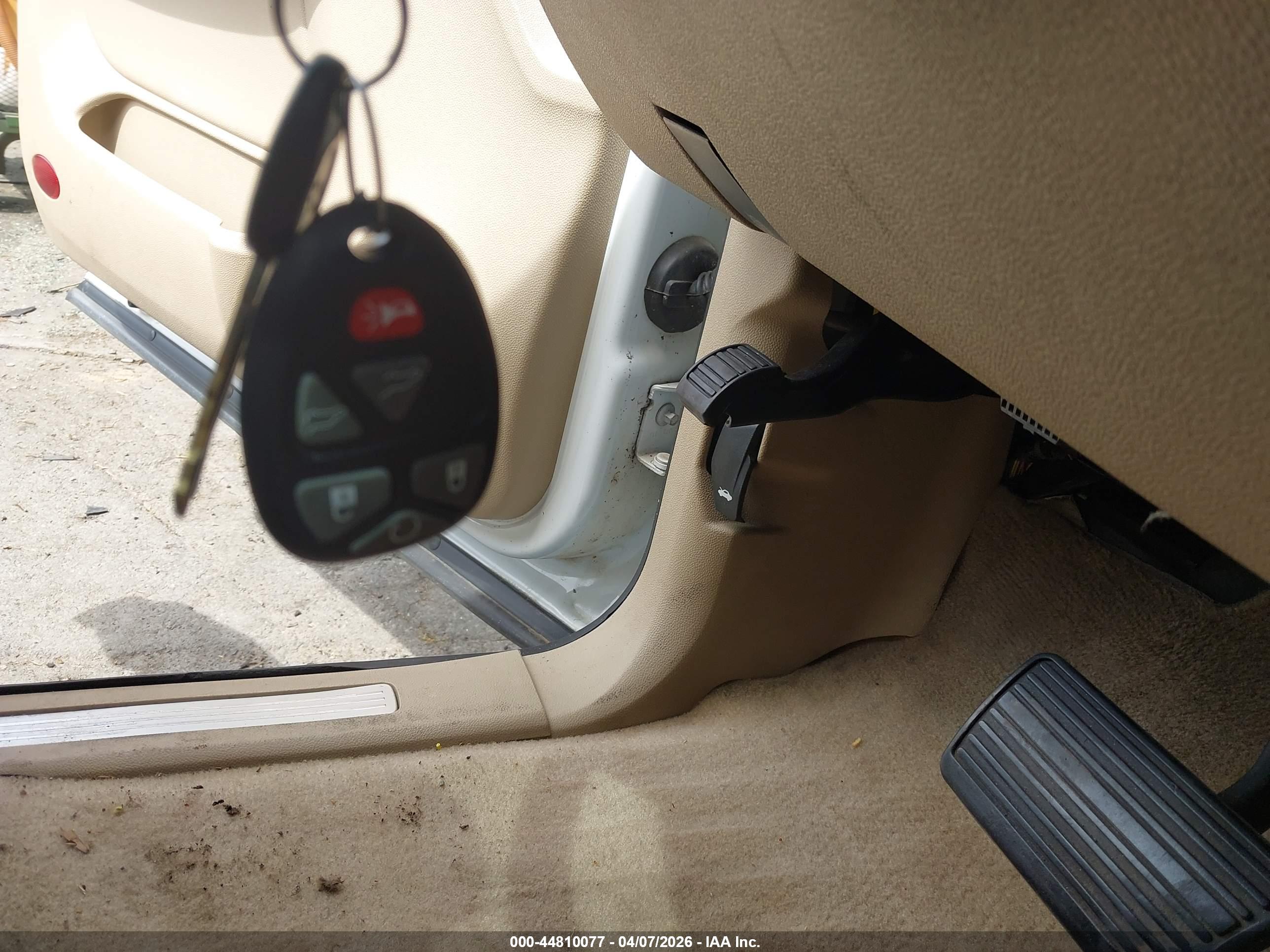 CHEVROLET TAHOE image 11