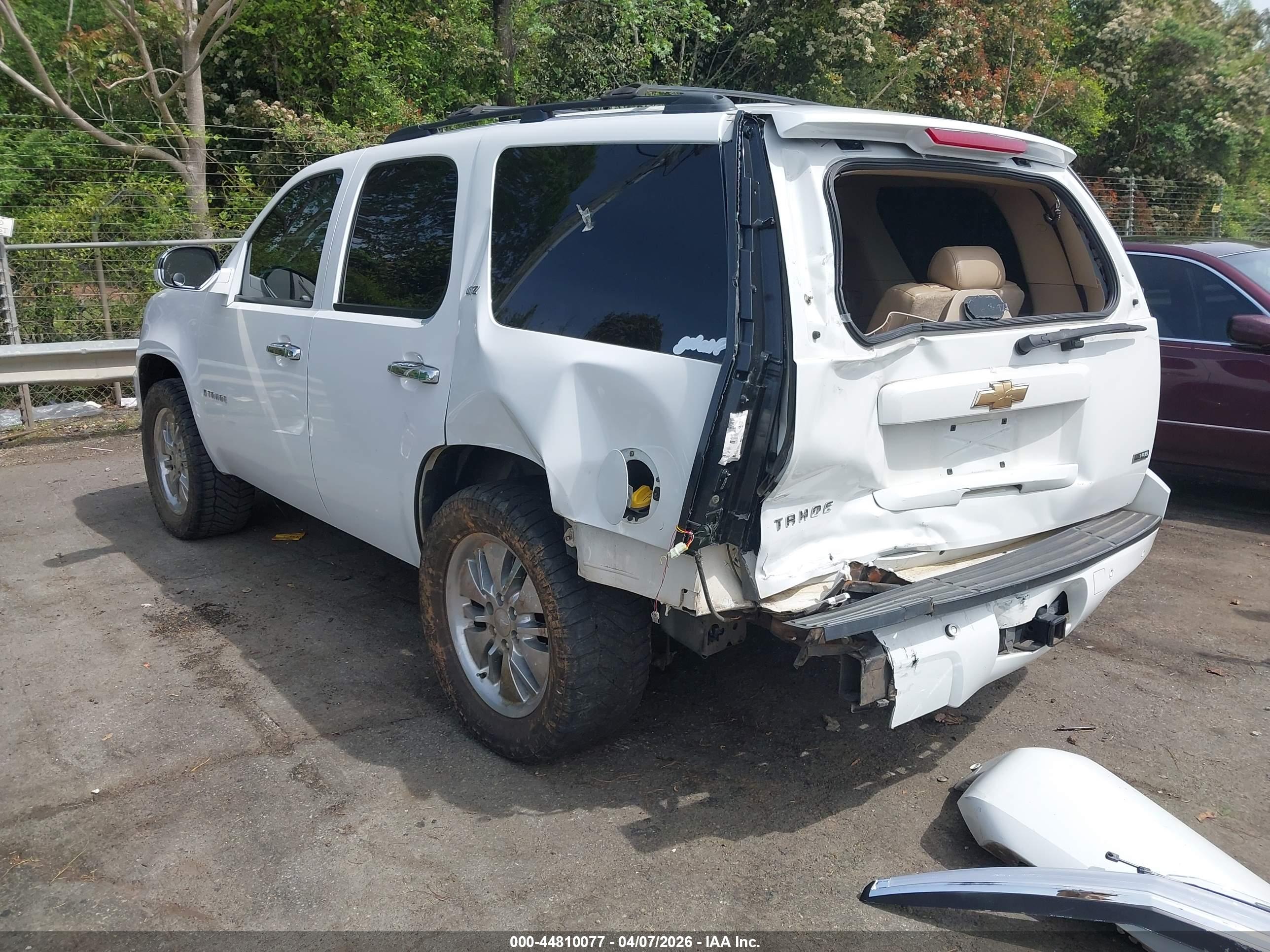CHEVROLET TAHOE image 3