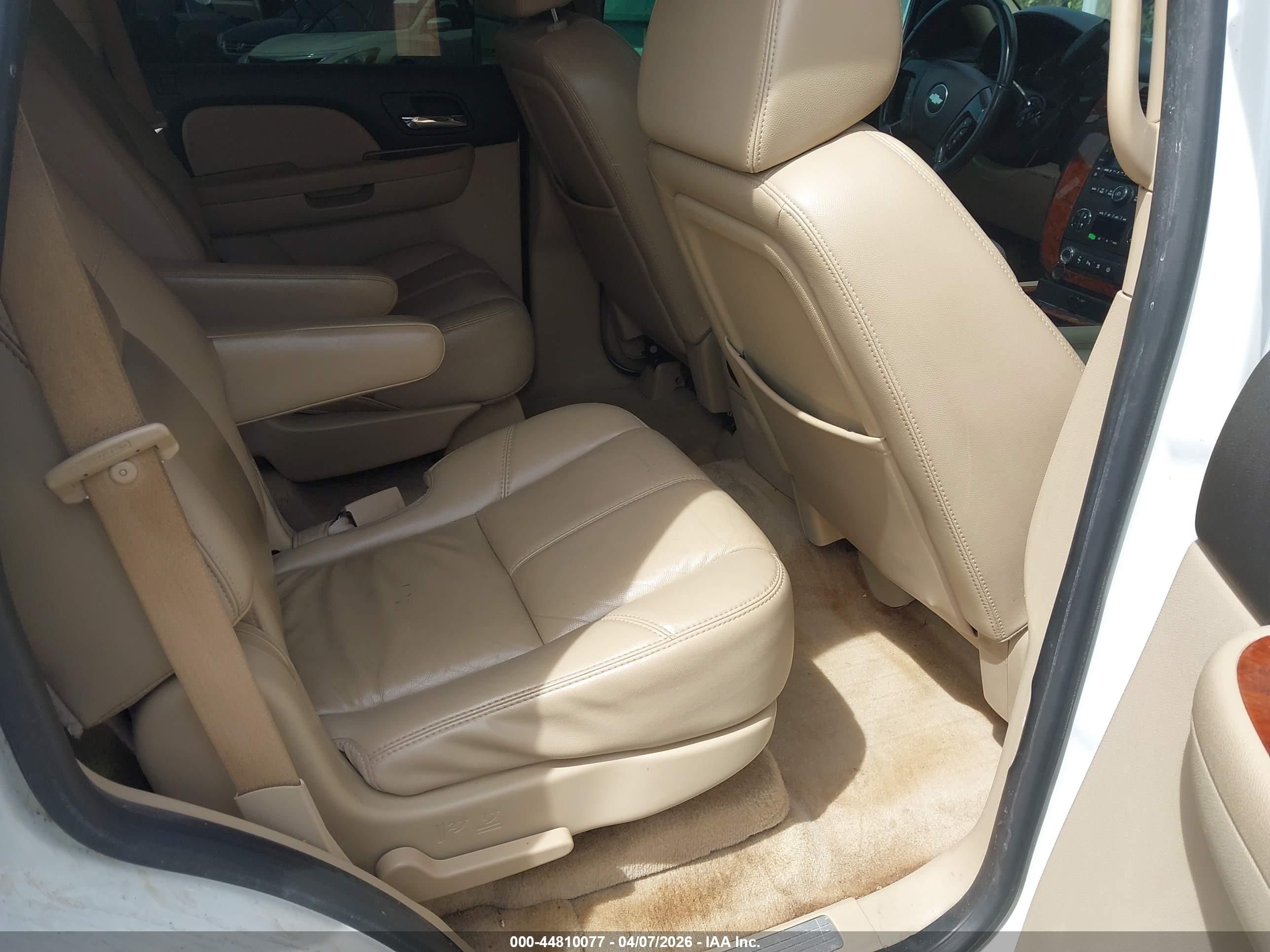 CHEVROLET TAHOE image 8