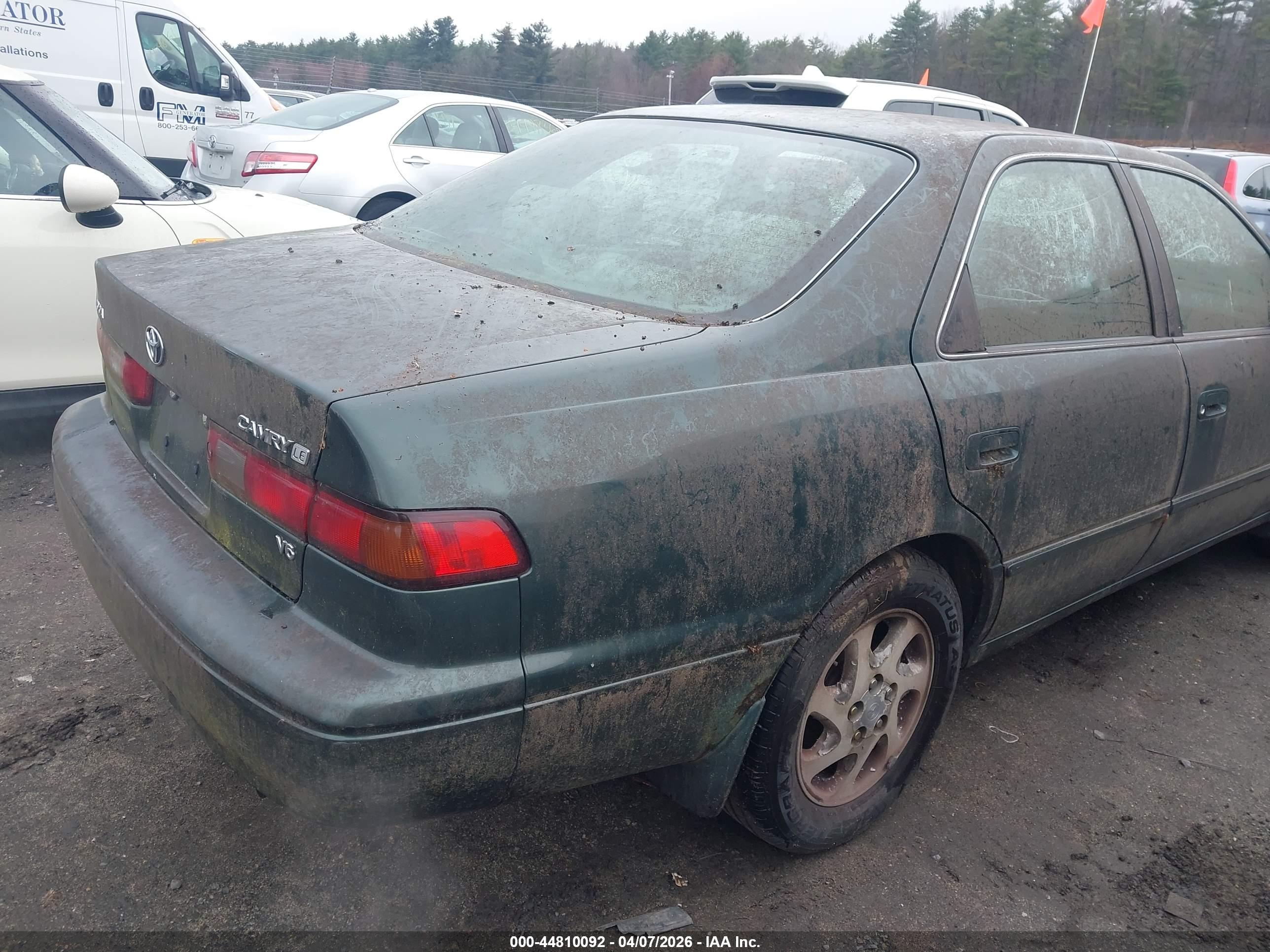 TOYOTA CAMRY image 4