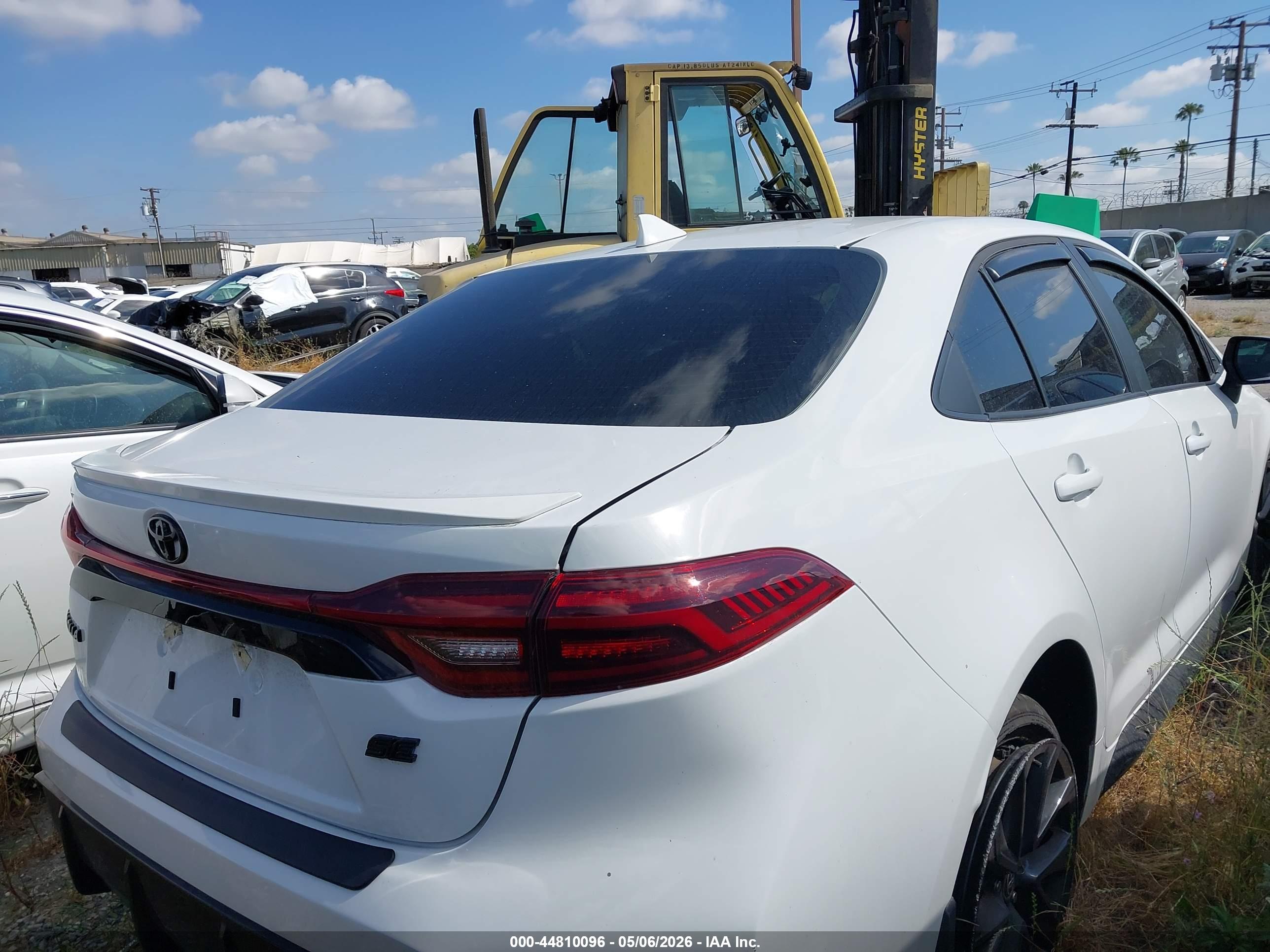 TOYOTA COROLLA image 4