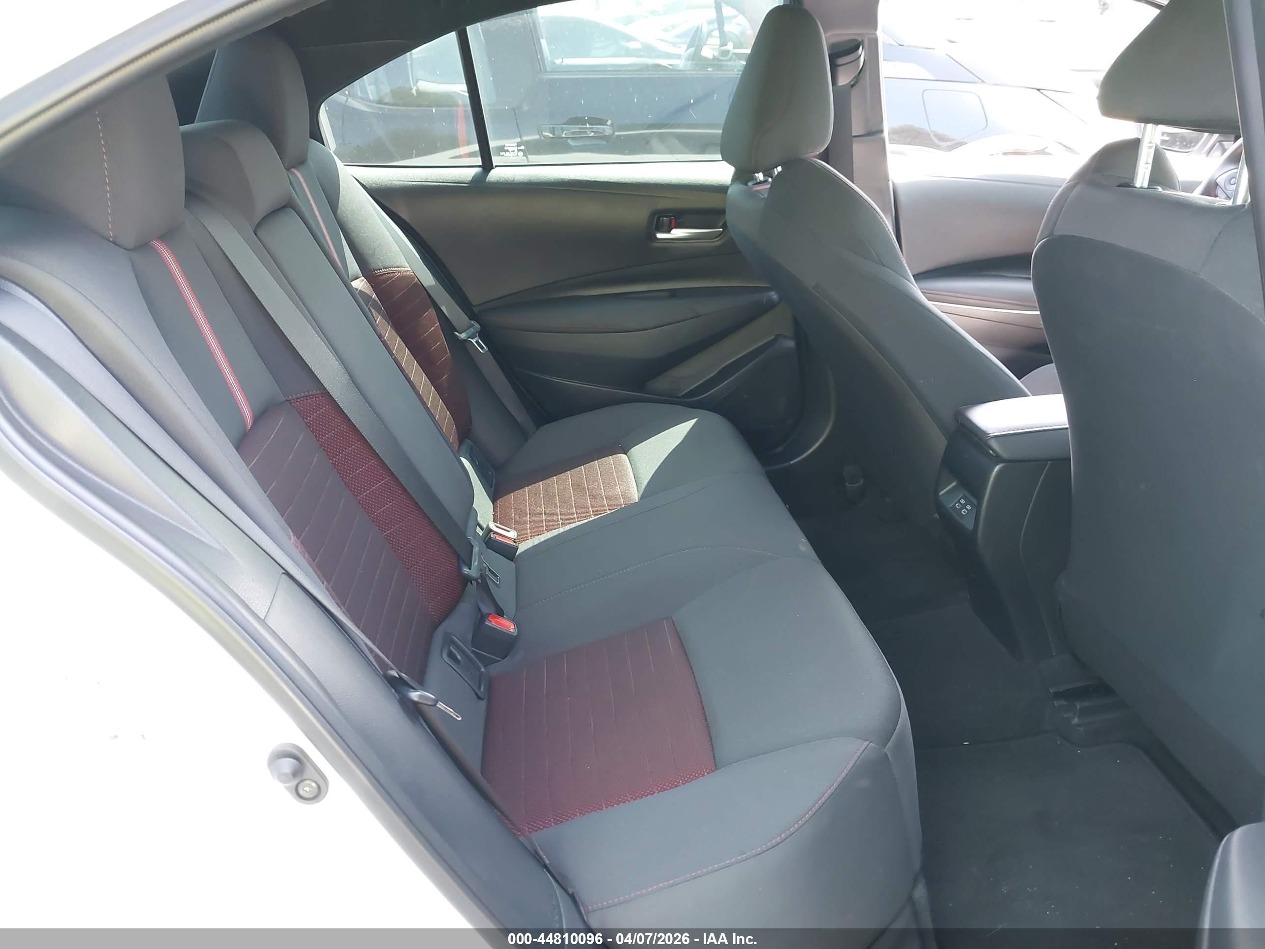TOYOTA COROLLA image 8