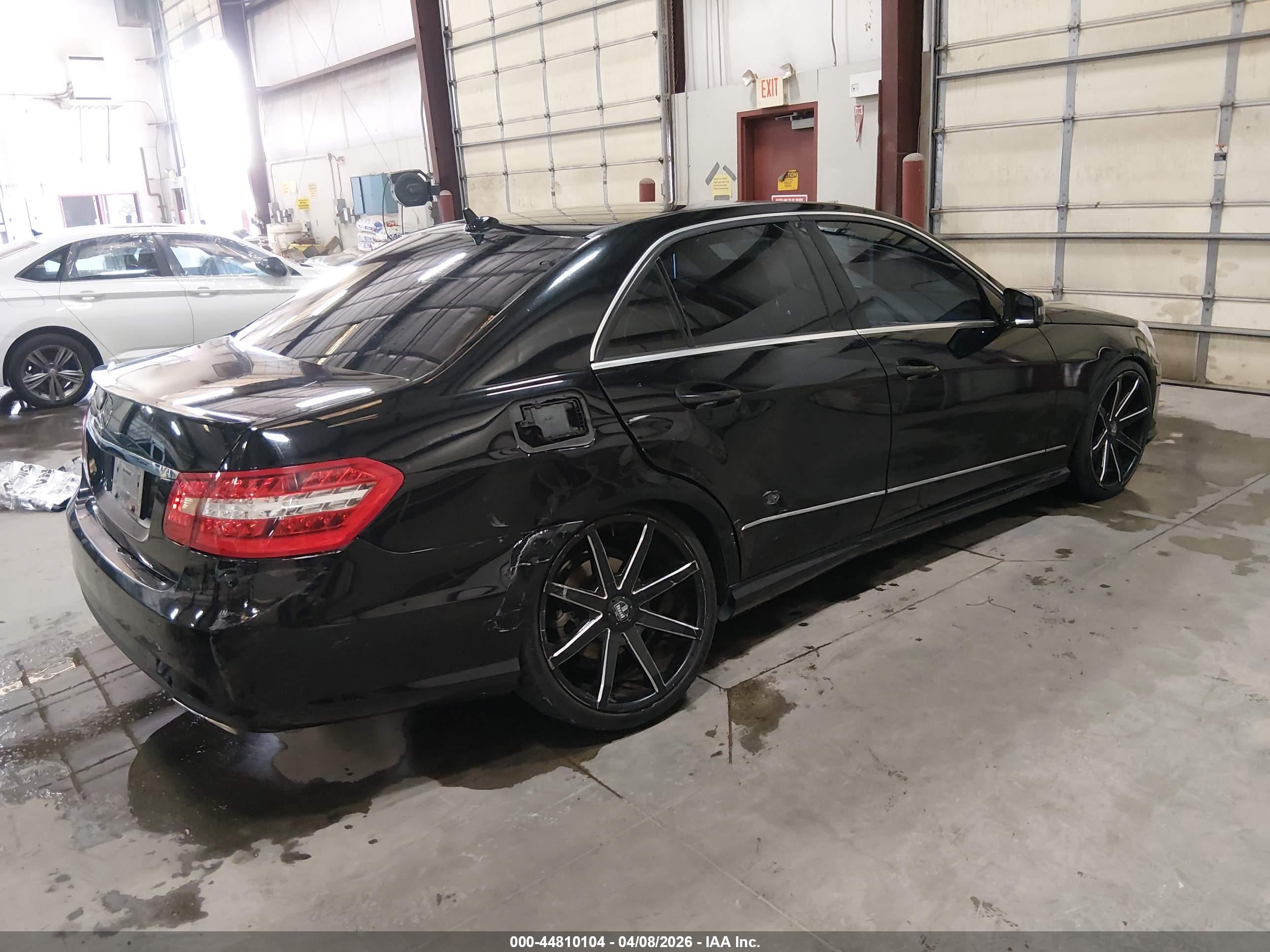 MERCEDES-BENZ E image 4