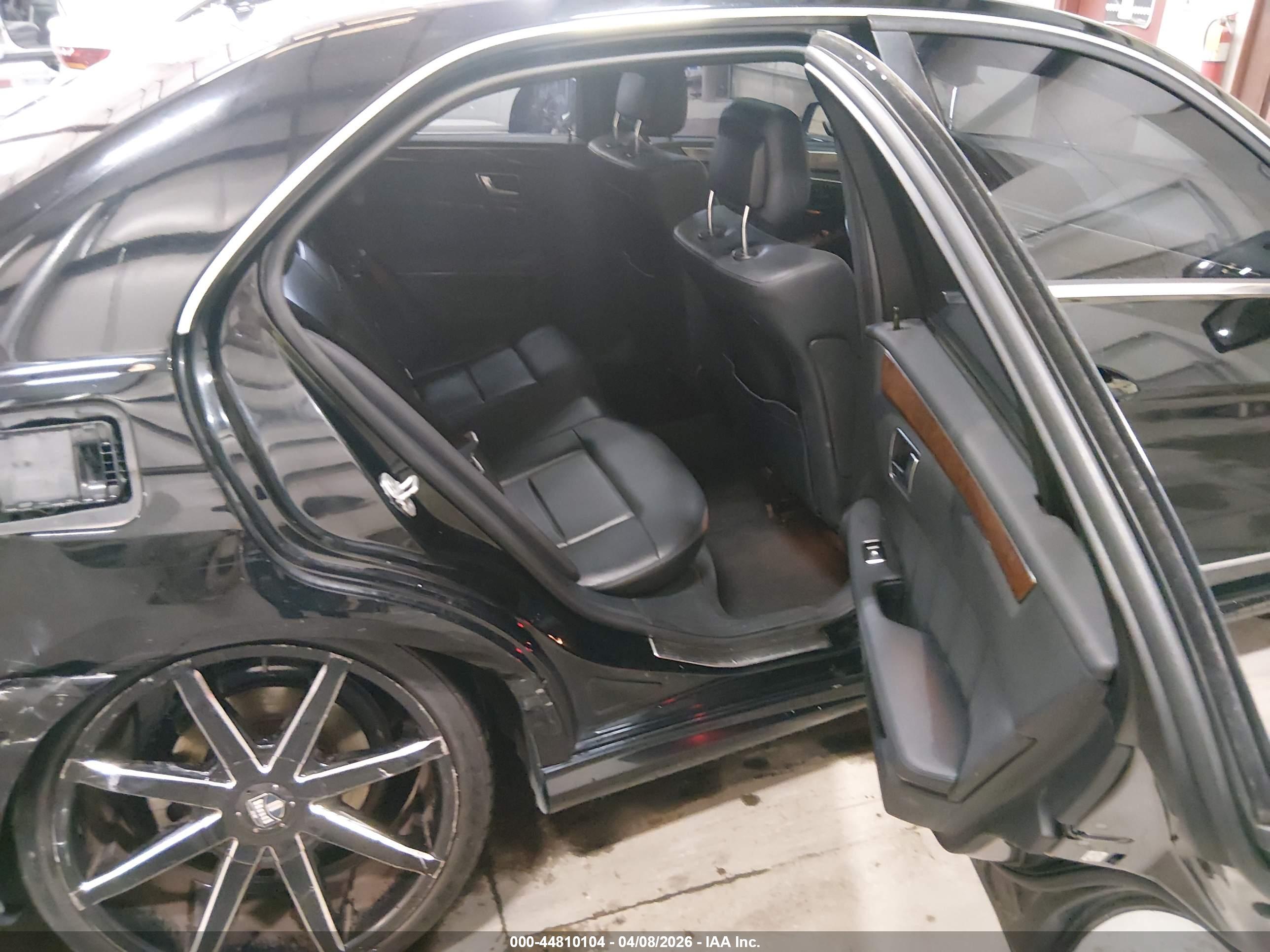 MERCEDES-BENZ E image 8
