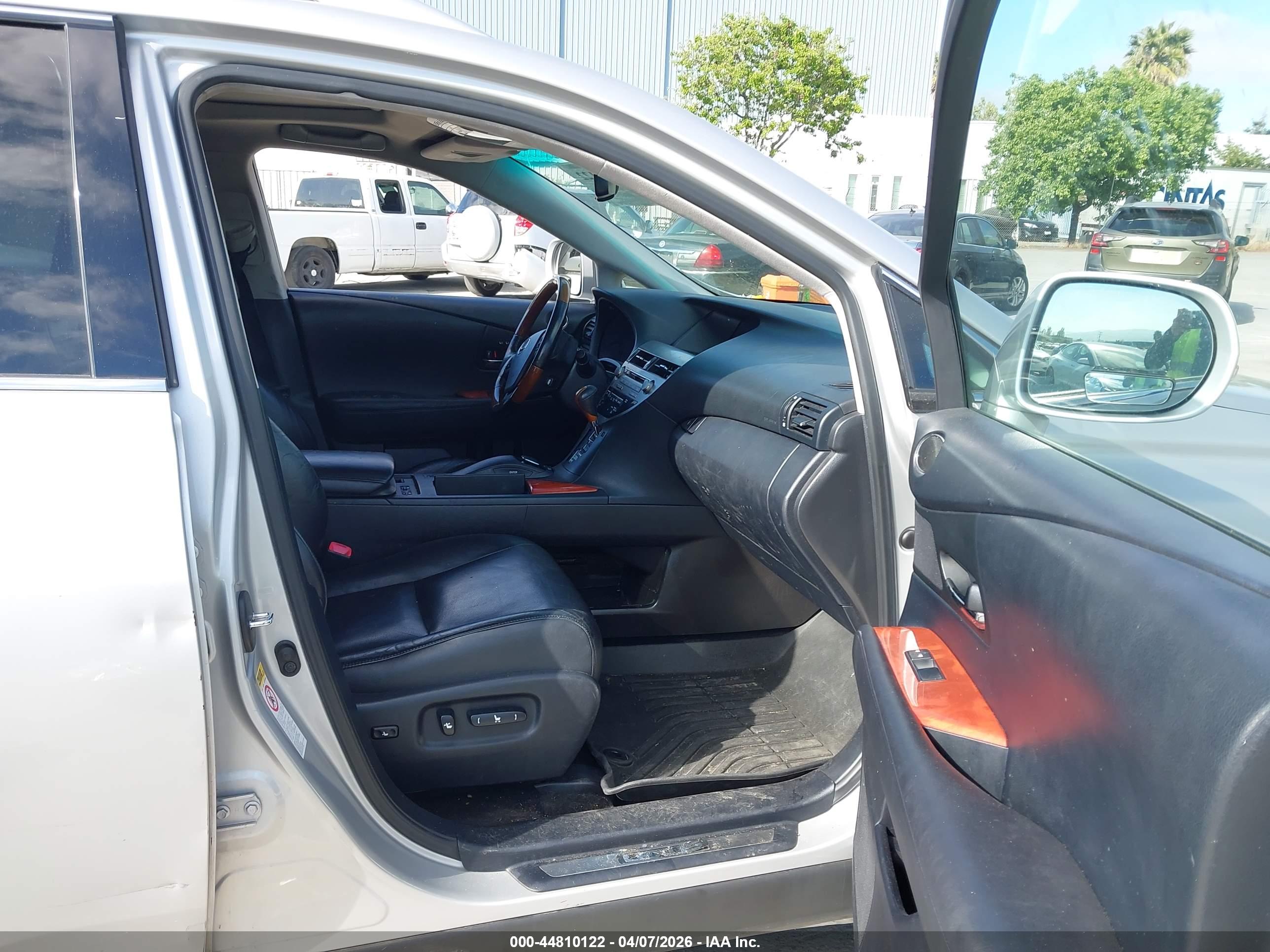 LEXUS RX image 5