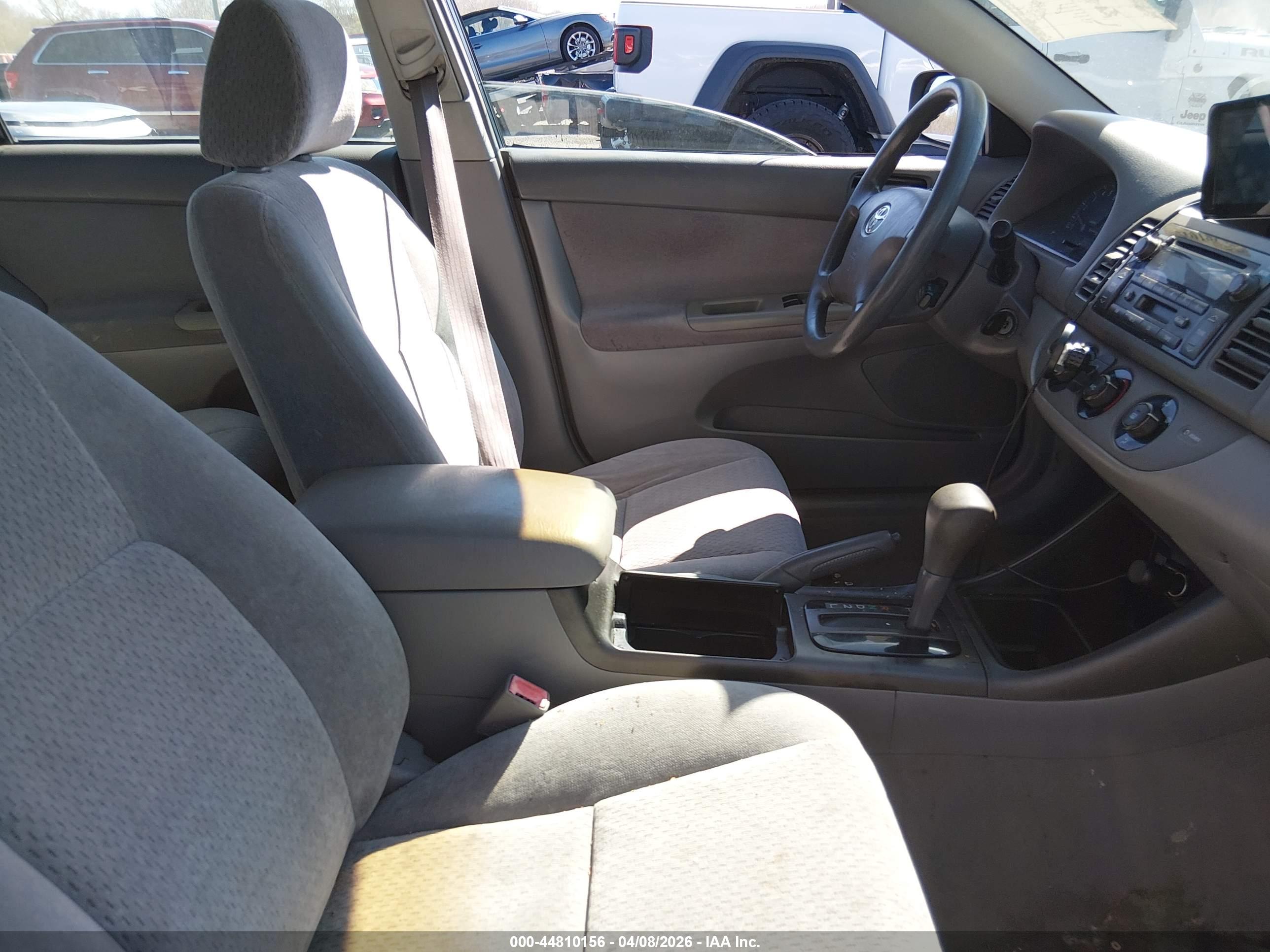 TOYOTA CAMRY image 5