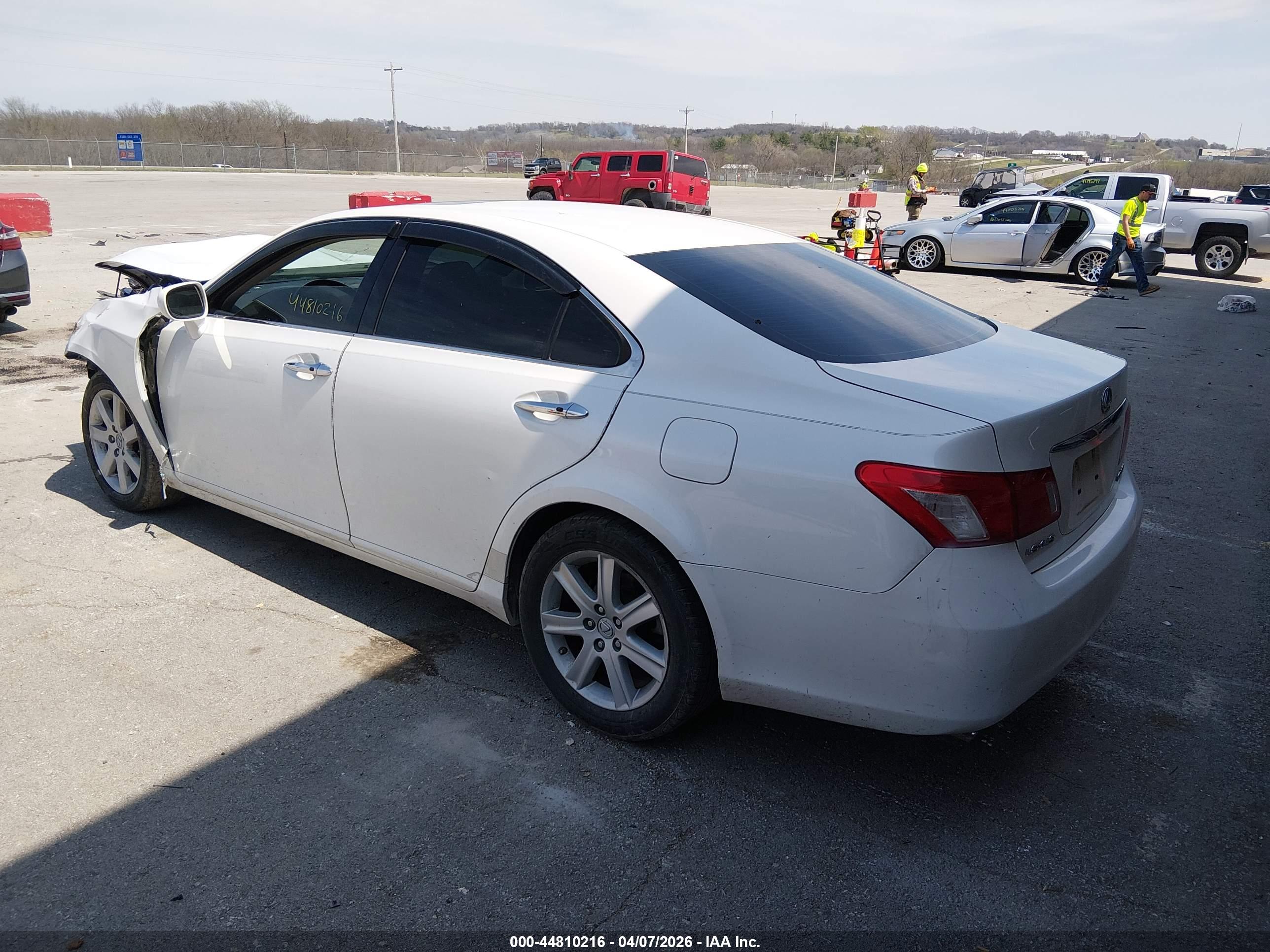 LEXUS ES image 3