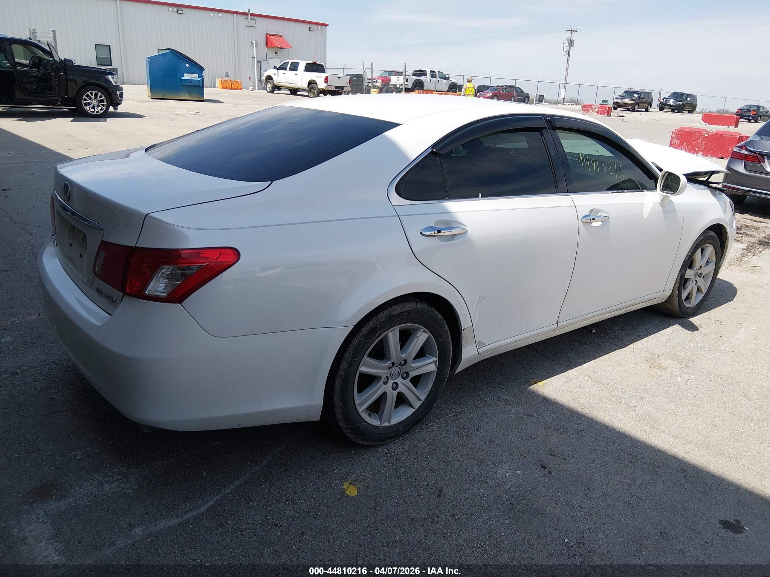 LEXUS ES image 4