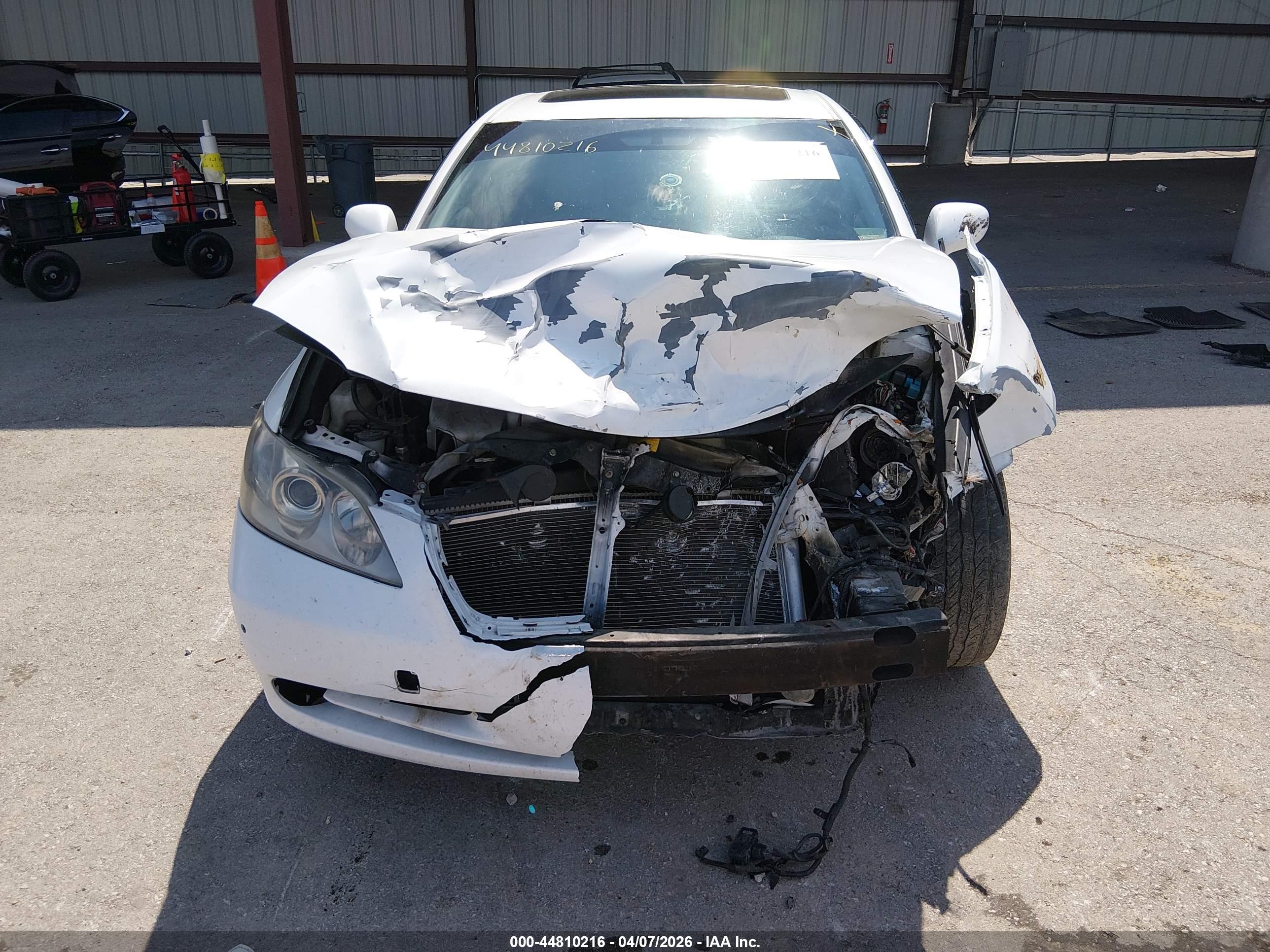 LEXUS ES image 6