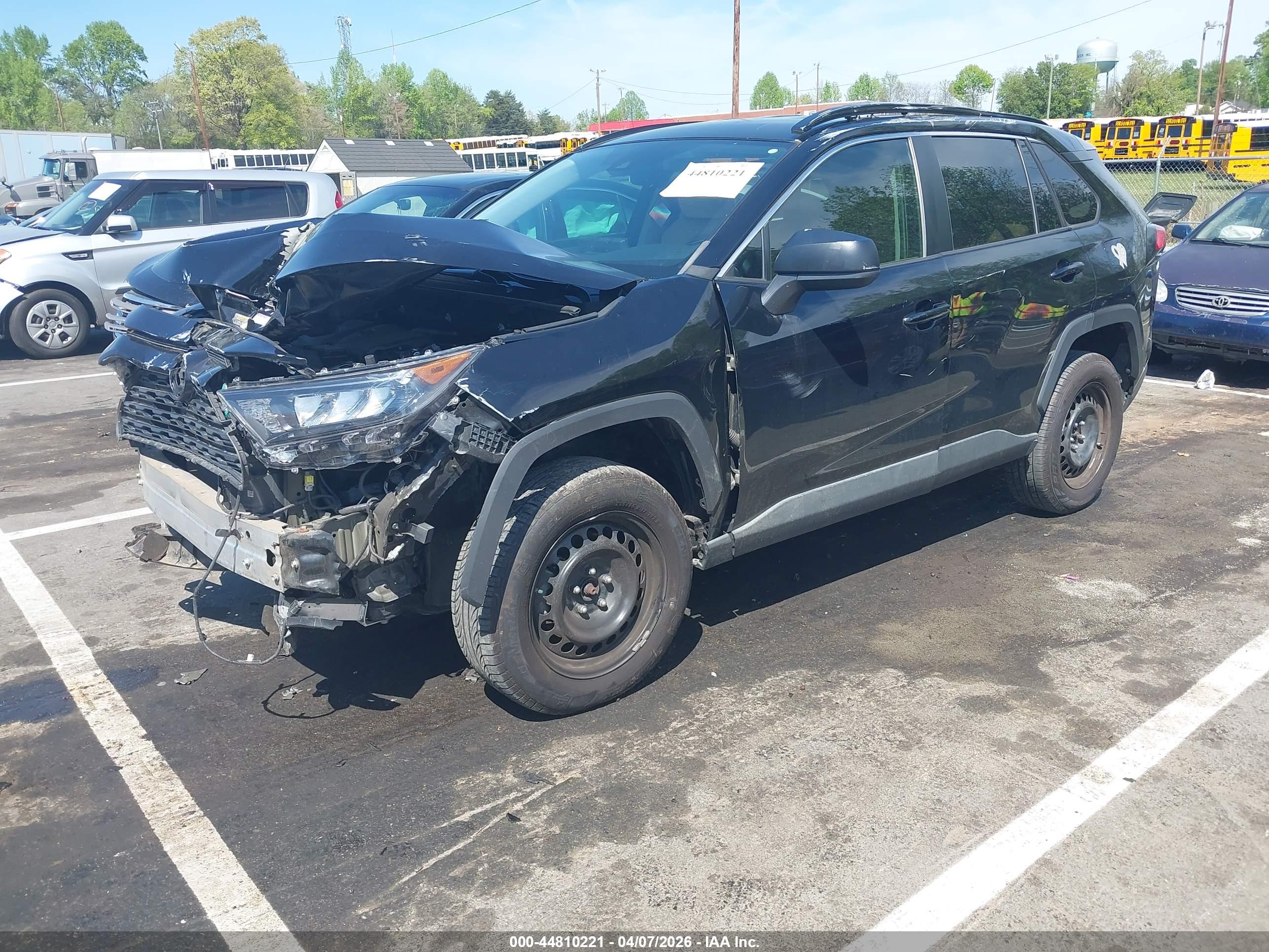 TOYOTA RAV4 image 2