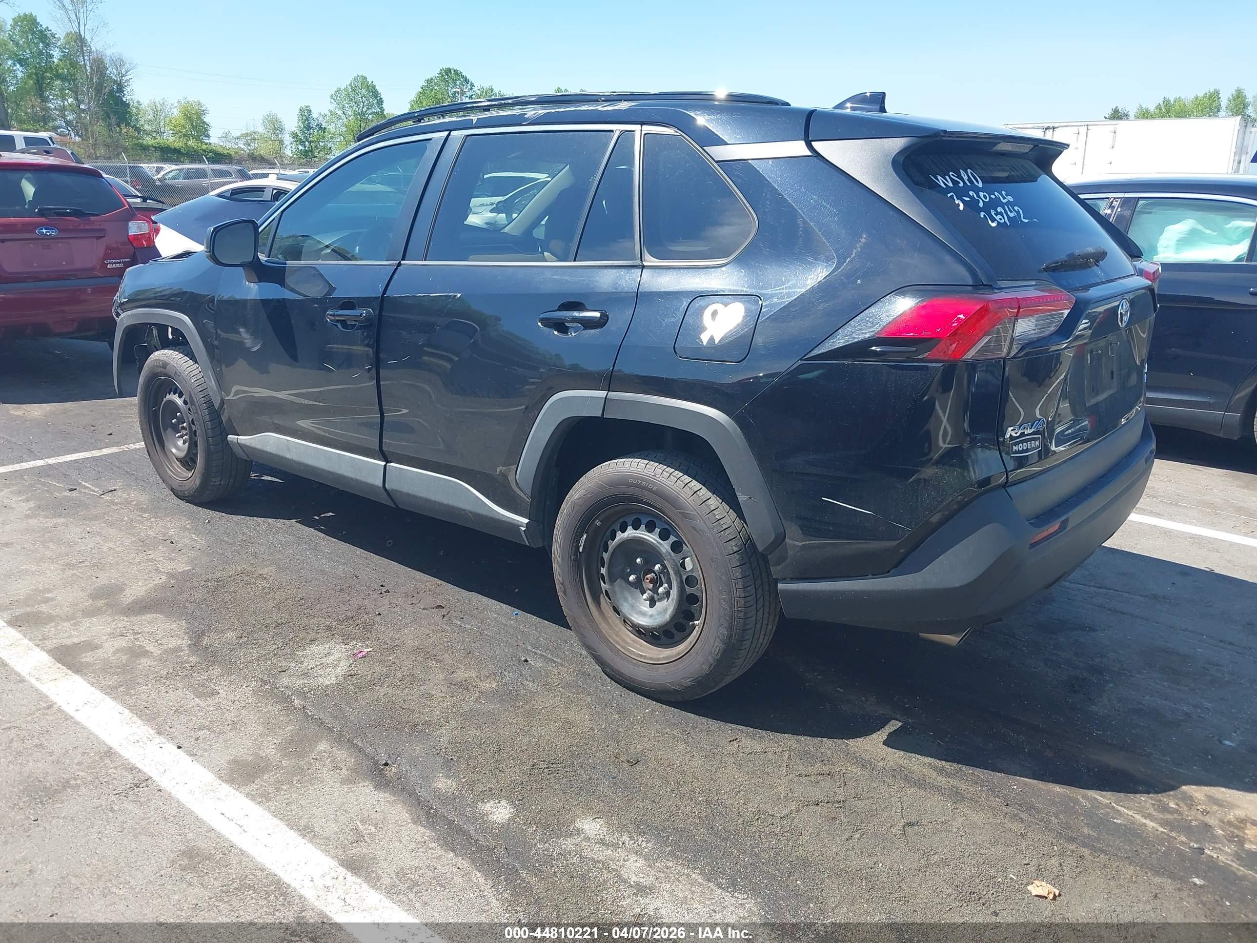 TOYOTA RAV4 image 3