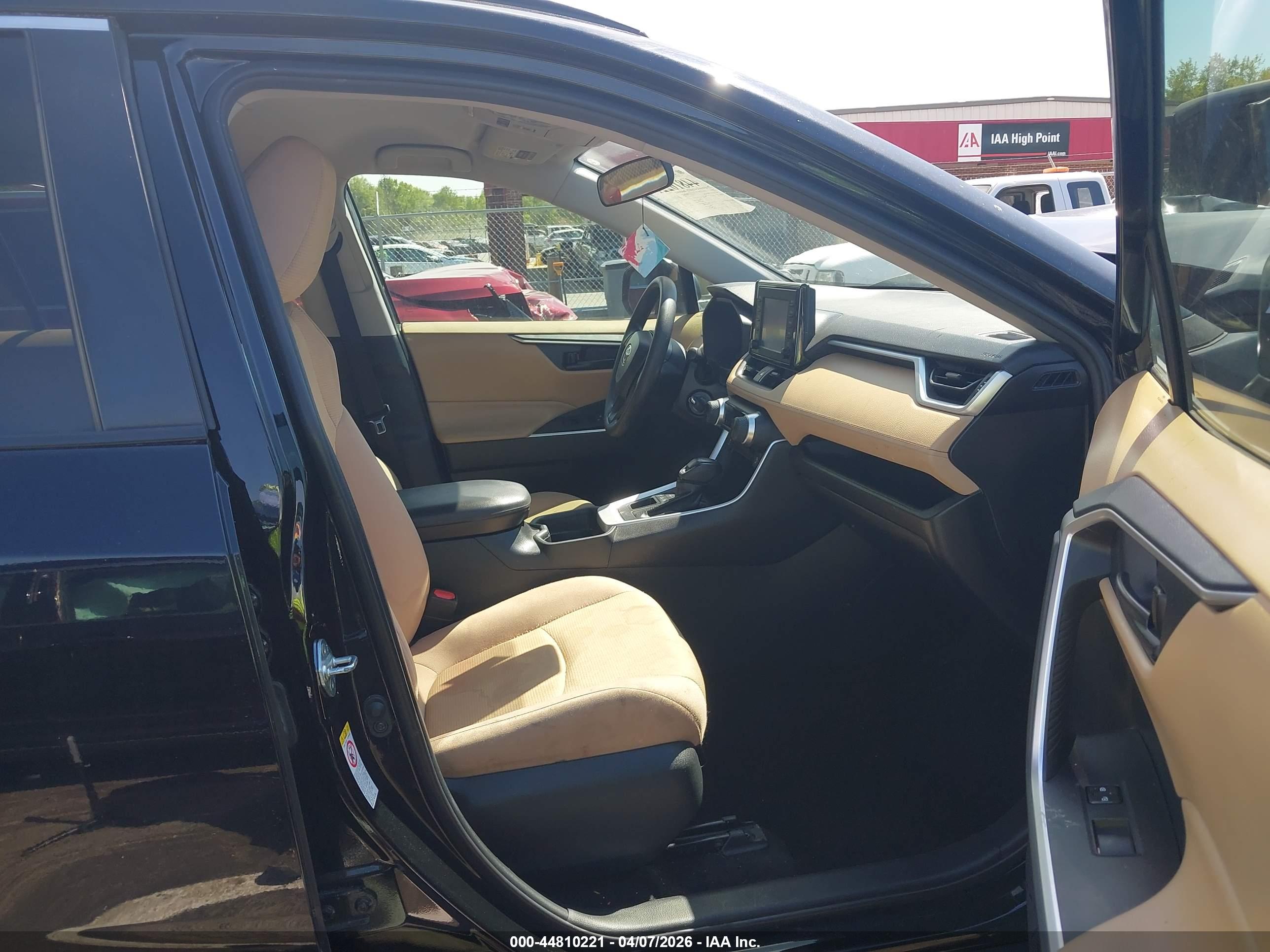 TOYOTA RAV4 image 5