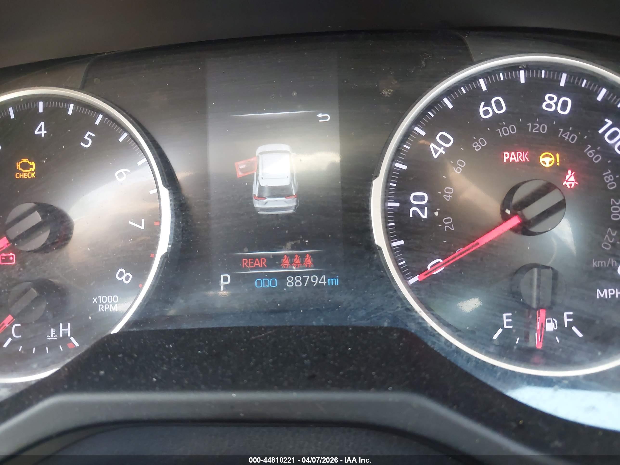 TOYOTA RAV4 image 7