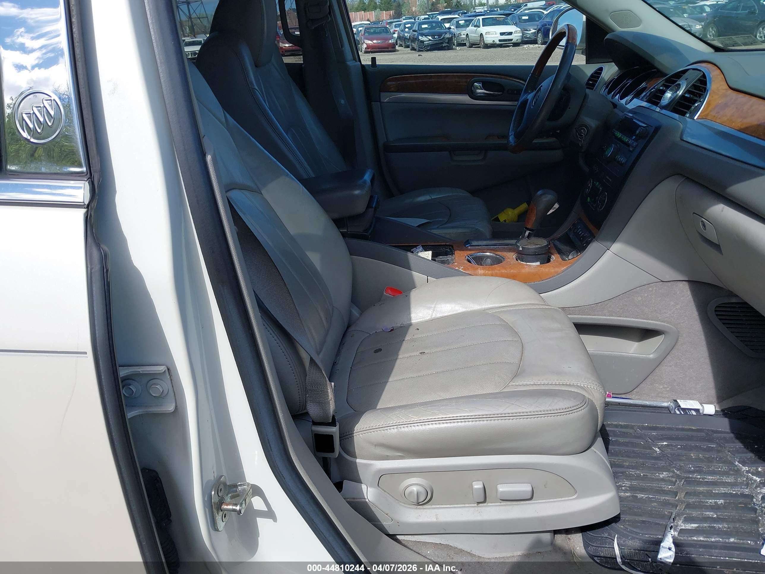 BUICK ENCLAVE image 5