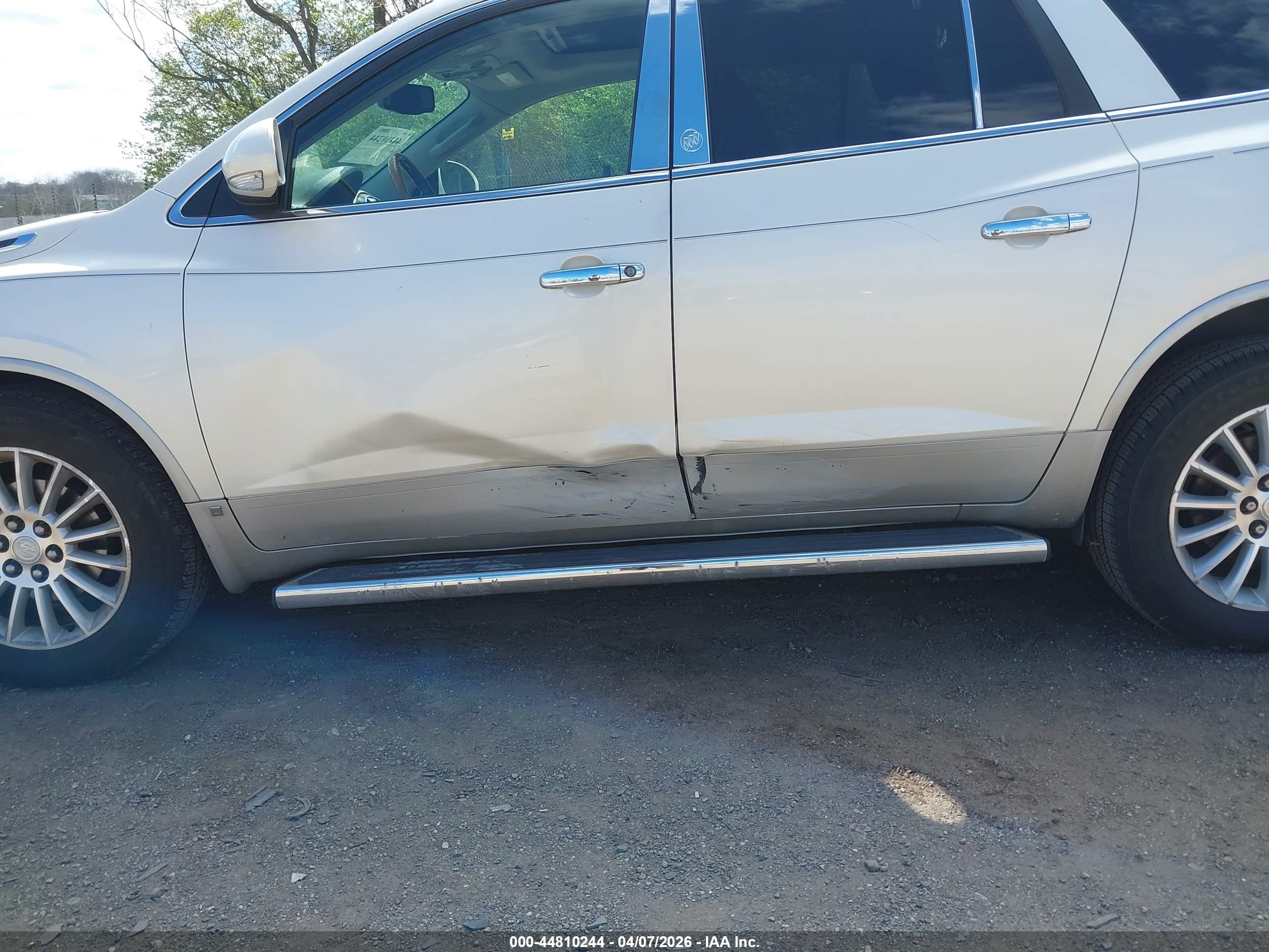 BUICK ENCLAVE image 6